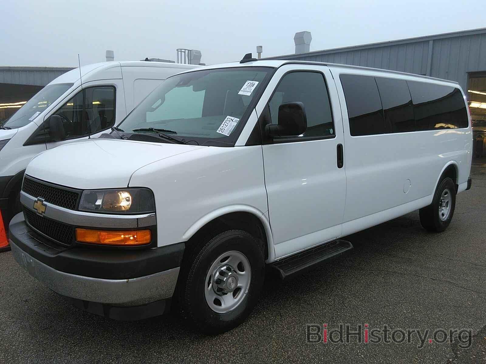 Photo 1GAZGPFGXL1153654 - Chevrolet Express Passenger 2020