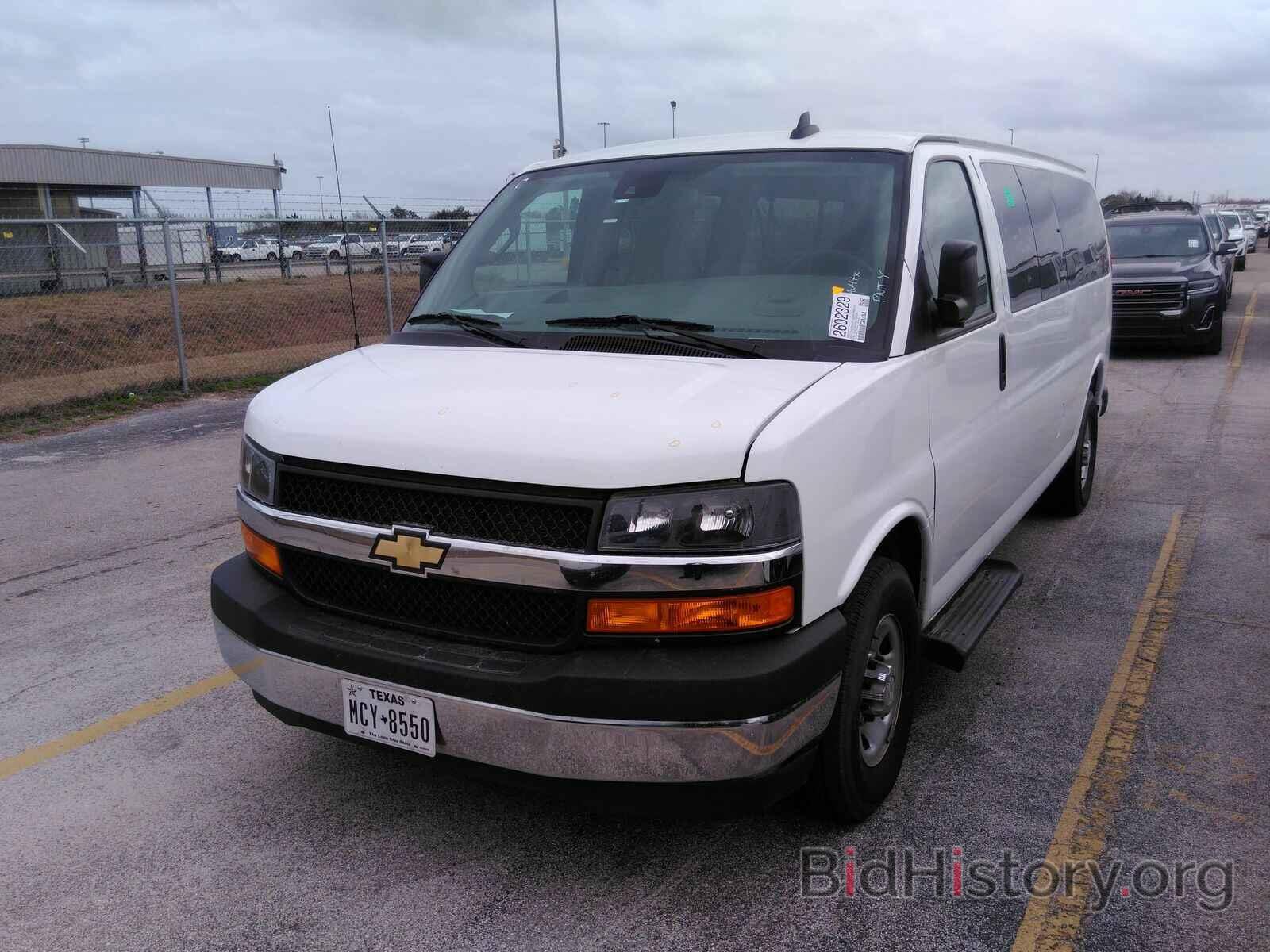 Photo 1GAZGPFG4L1150538 - Chevrolet Express Passenger 2020