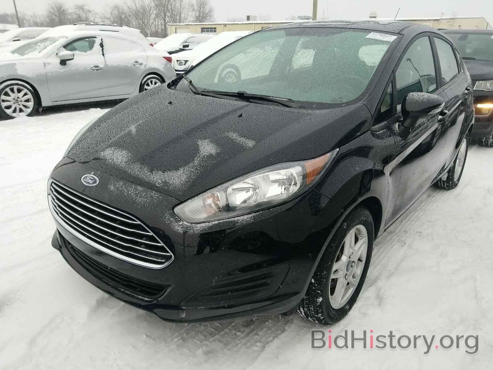 Photo 3FADP4EJ2KM131586 - Ford Fiesta 2019