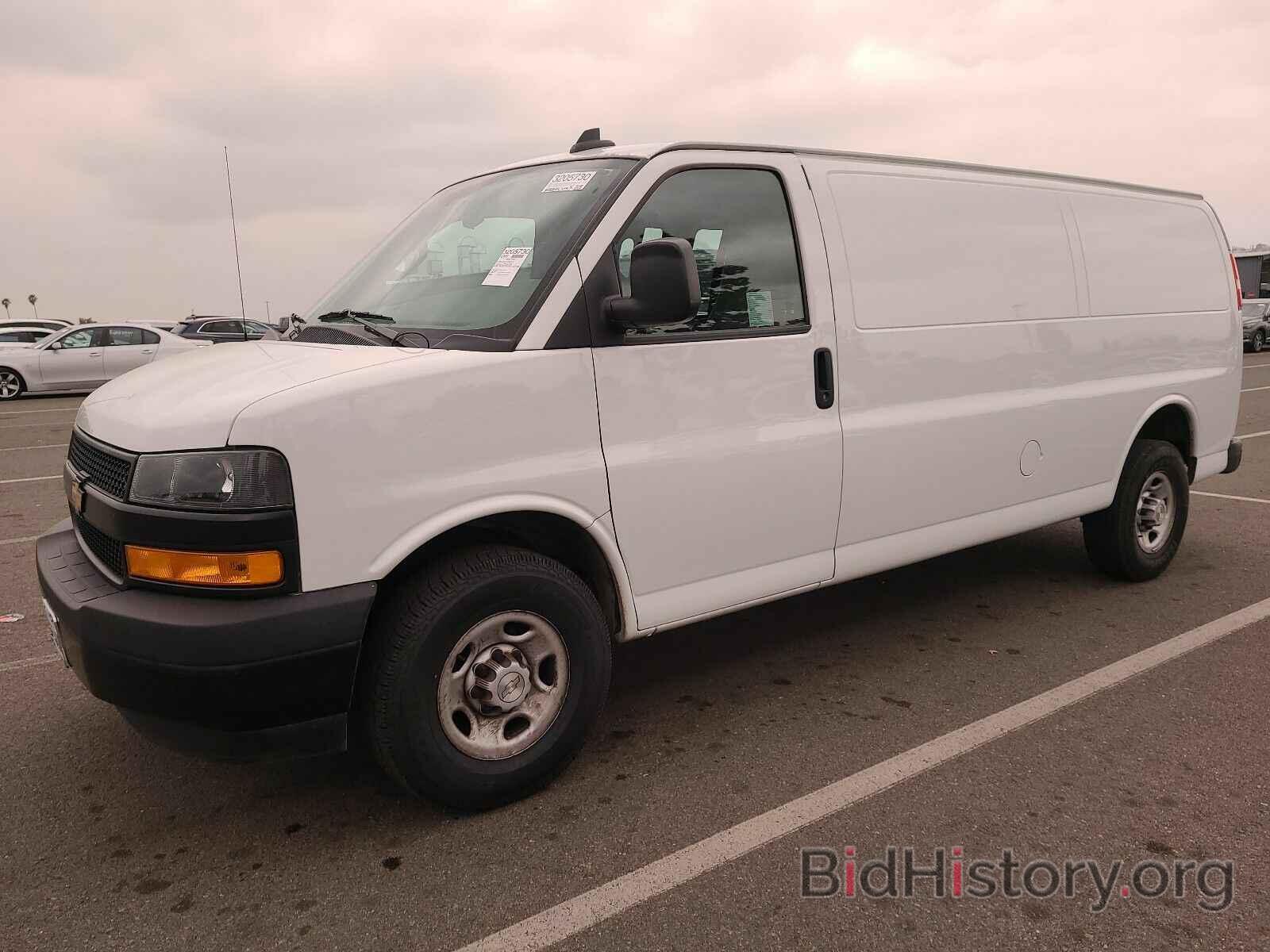 Photo 1GCWGBFG3L1127149 - Chevrolet Express Cargo Van 2020