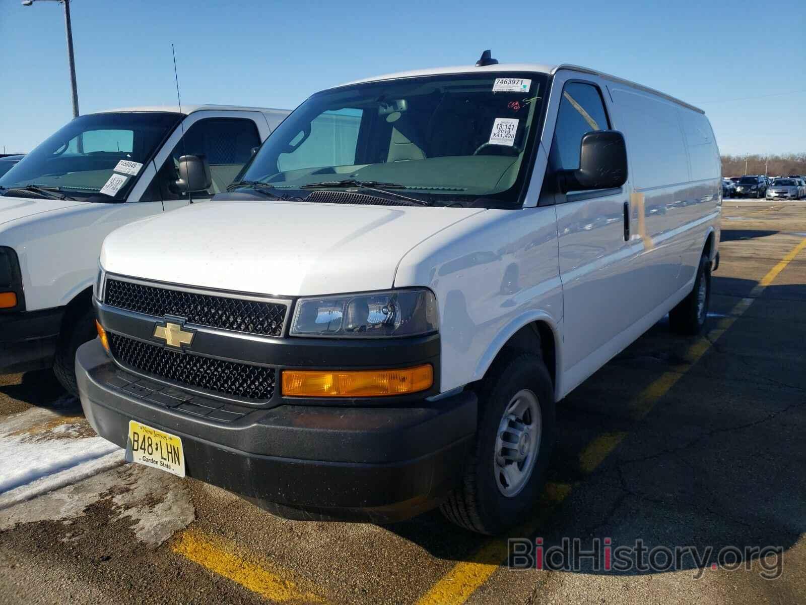 Фотография 1GCWGBFP4K1146646 - Chevrolet Express Cargo Van 2019