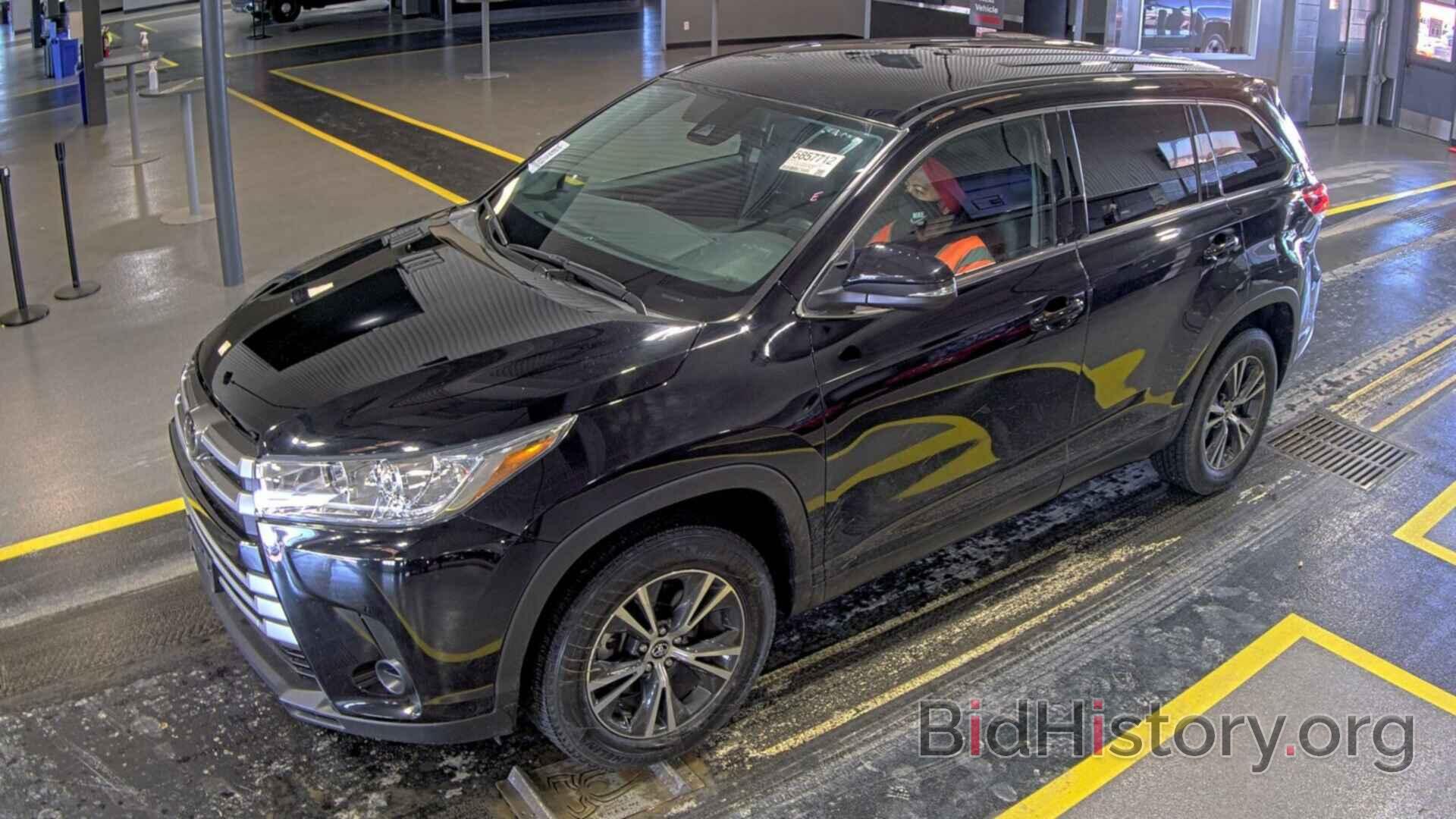 Photo 5TDZZRFH0KS297687 - Toyota Highlander 2019