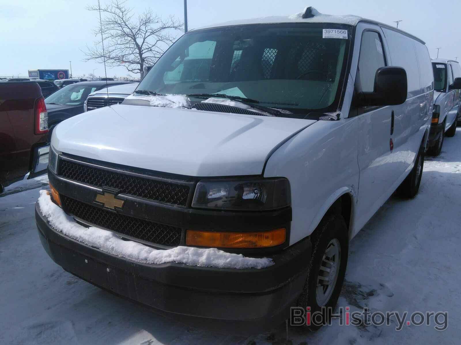 Photo 1GCWGAFP5L1176363 - Chevrolet Express Cargo Van 2020