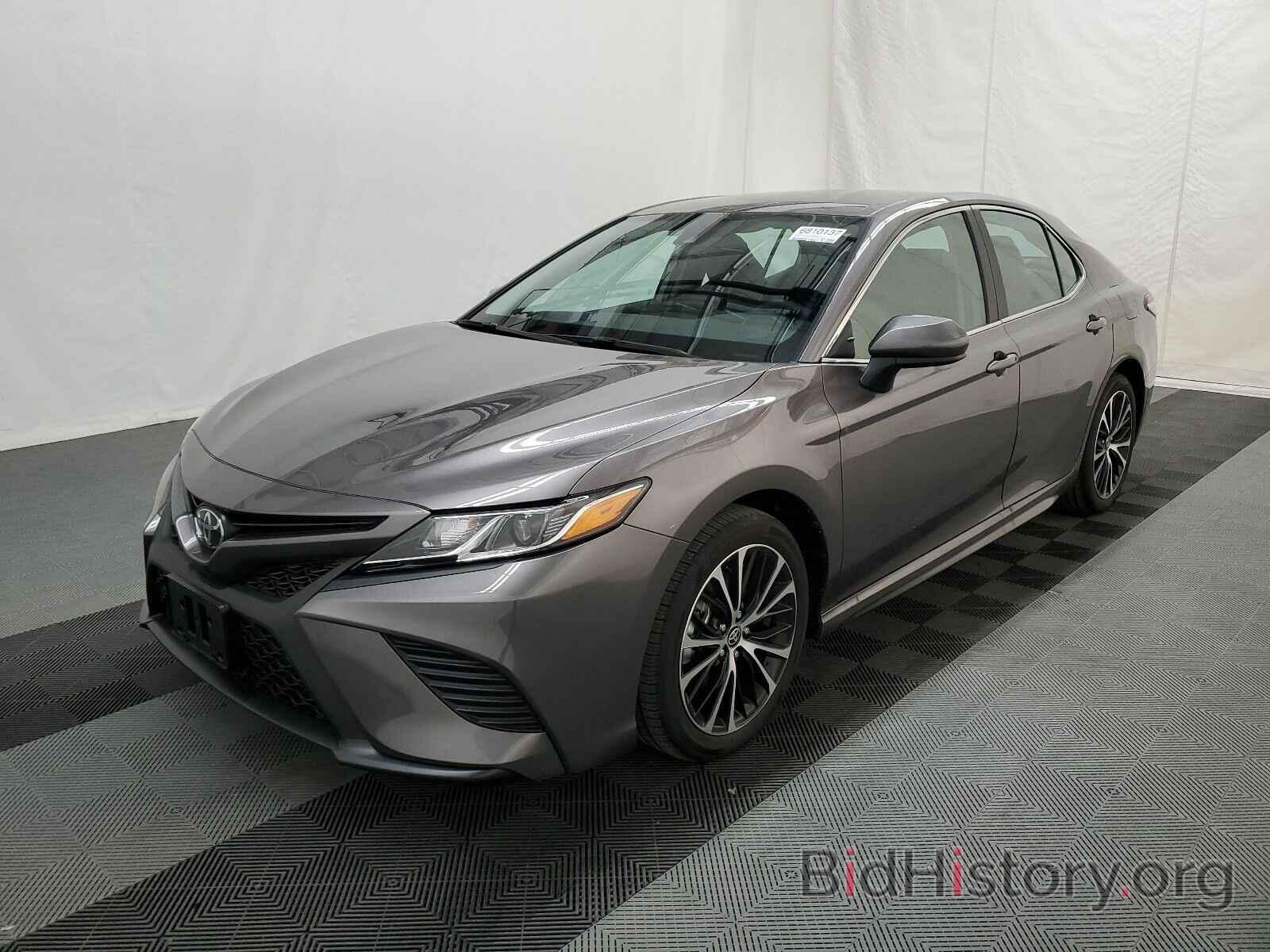 Photo 4T1G11AK6LU395053 - Toyota Camry 2020