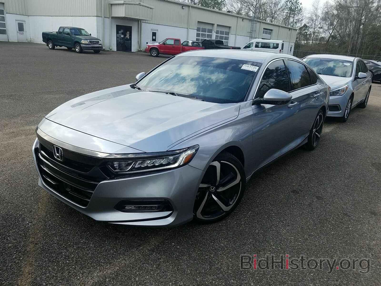 Photo 1HGCV1F3XKA131425 - Honda Accord Sedan 2019