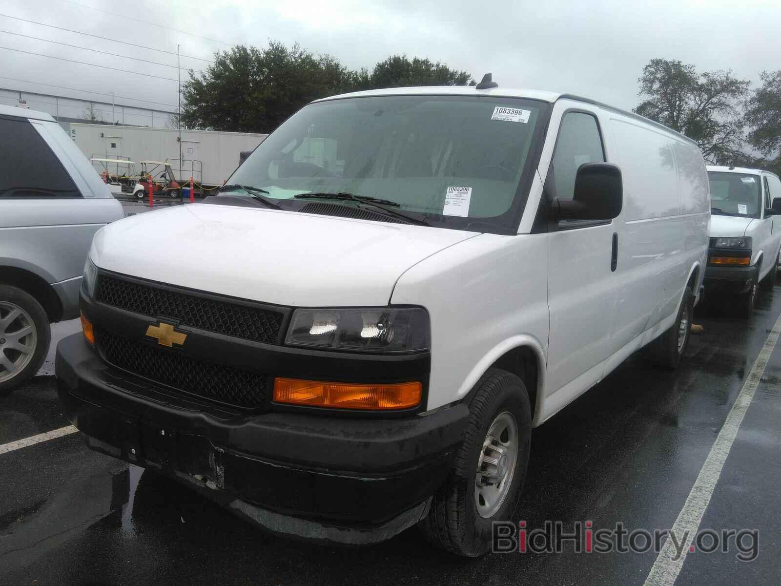 Photo 1GCWGBFG7L1140857 - Chevrolet Express Cargo Van 2020