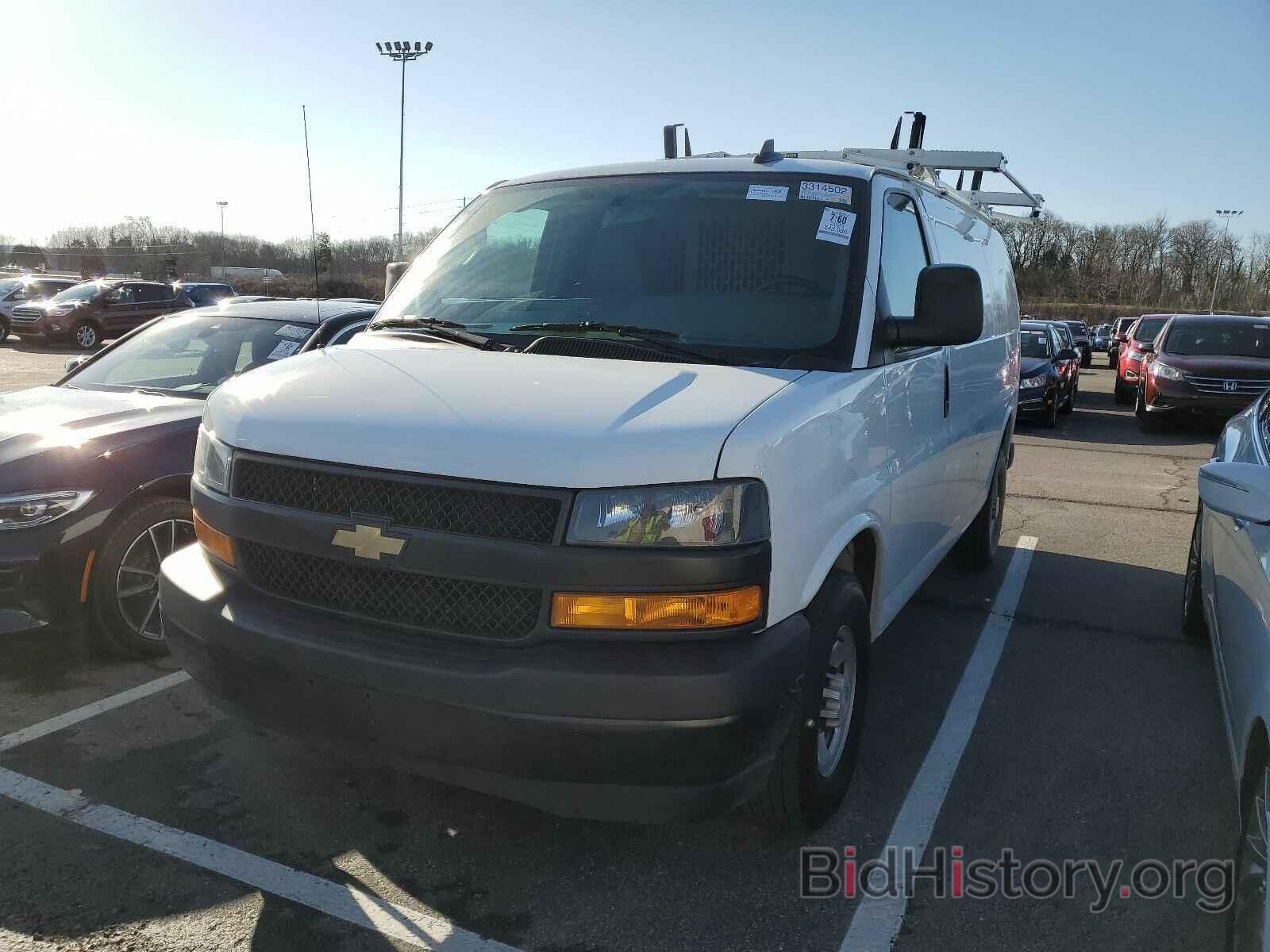 Photo 1GCWGAFG5L1158588 - Chevrolet Express Cargo Van 2020