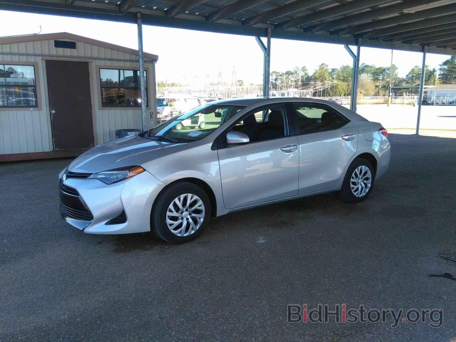 Photo 5YFBURHE4KP936505 - Toyota Corolla LE 2019