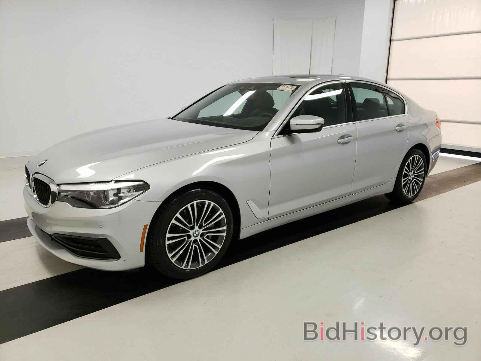 Photo WBAJE7C54KWW25777 - BMW 5 Series 2019