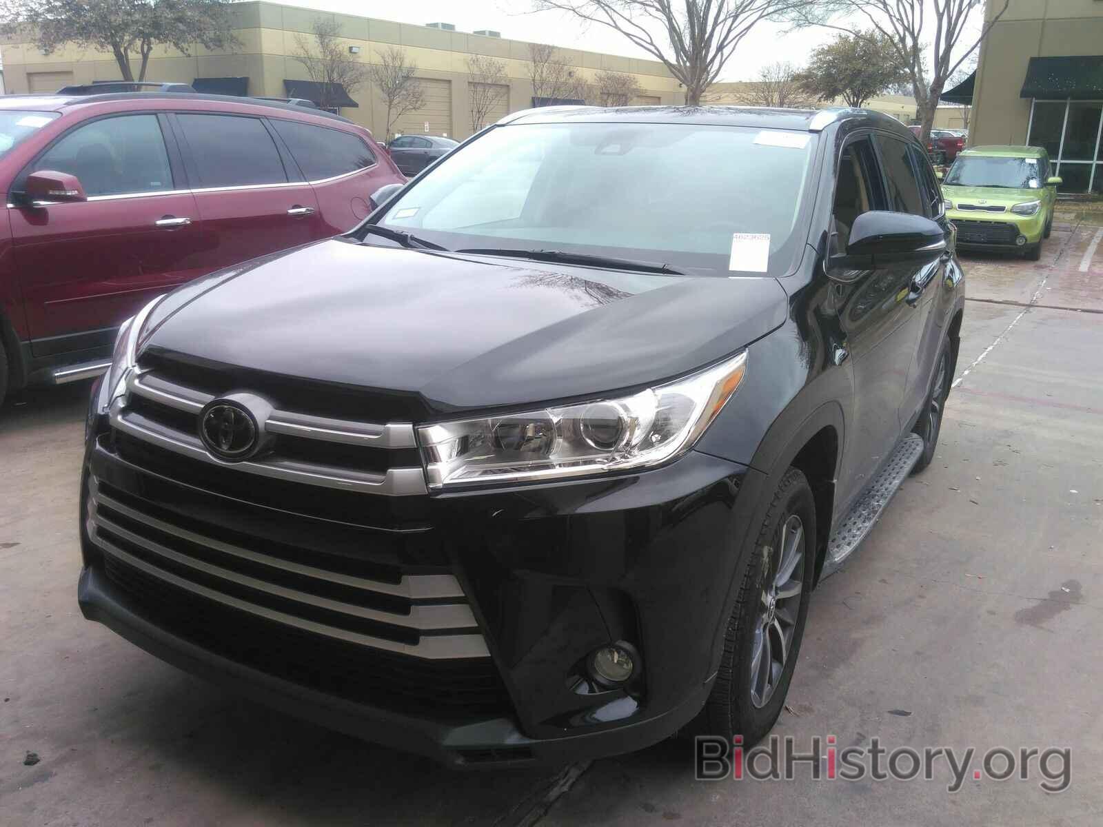 Photo 5TDKZRFH7KS563689 - Toyota Highlander 2019