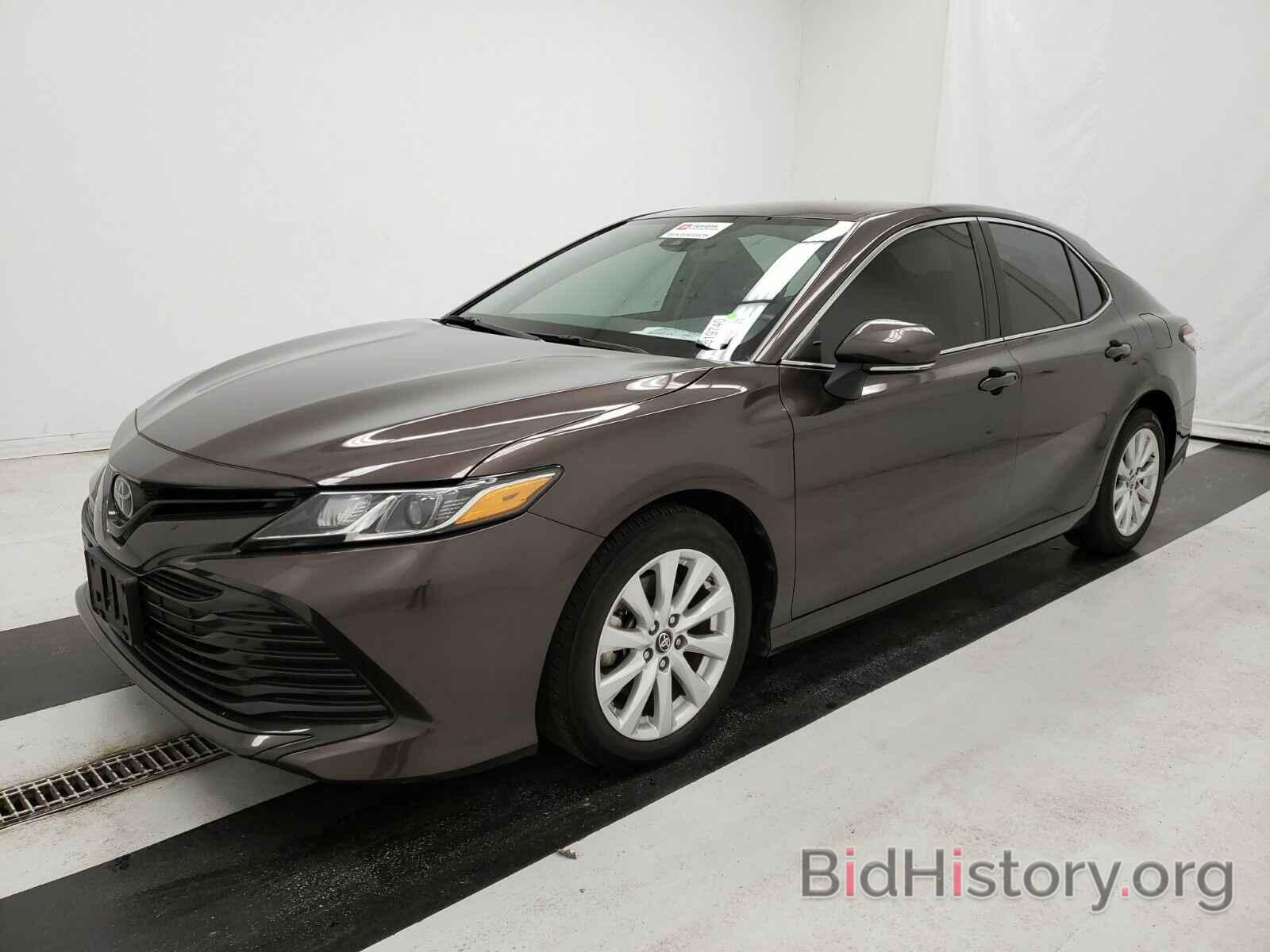 Photo 4T1B11HK1KU844184 - Toyota Camry LE 2019