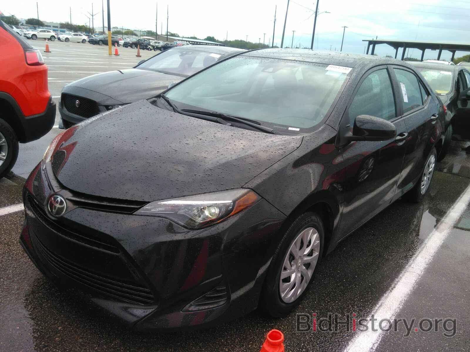 Photo 5YFBURHEXKP937478 - Toyota Corolla LE 2019