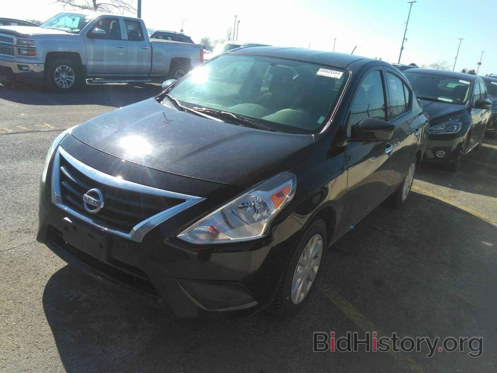 Photo 3N1CN7AP8KL879727 - Nissan Versa Sedan 2019