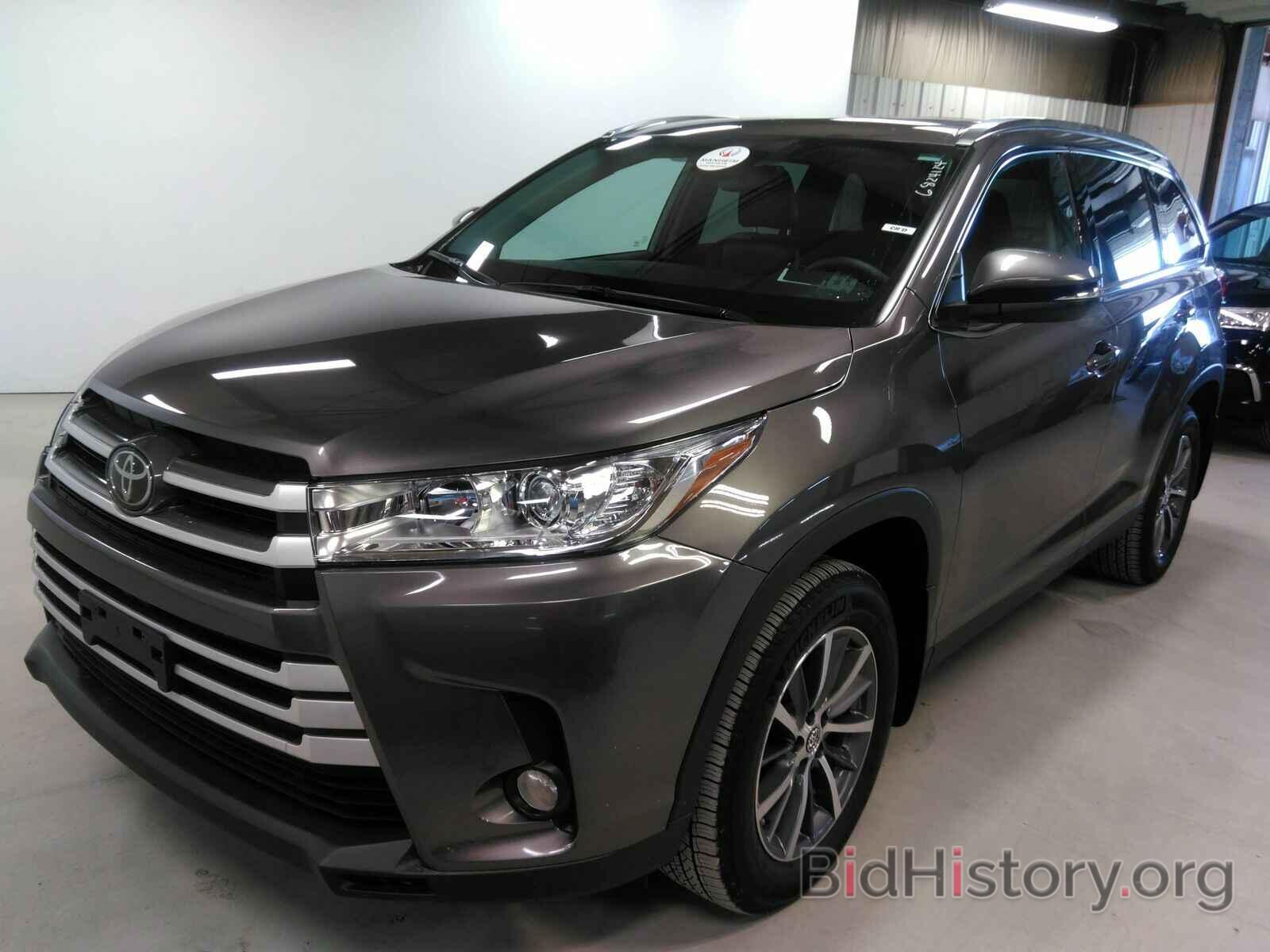 Photo 5TDJZRFH0KS930556 - Toyota Highlander 2019