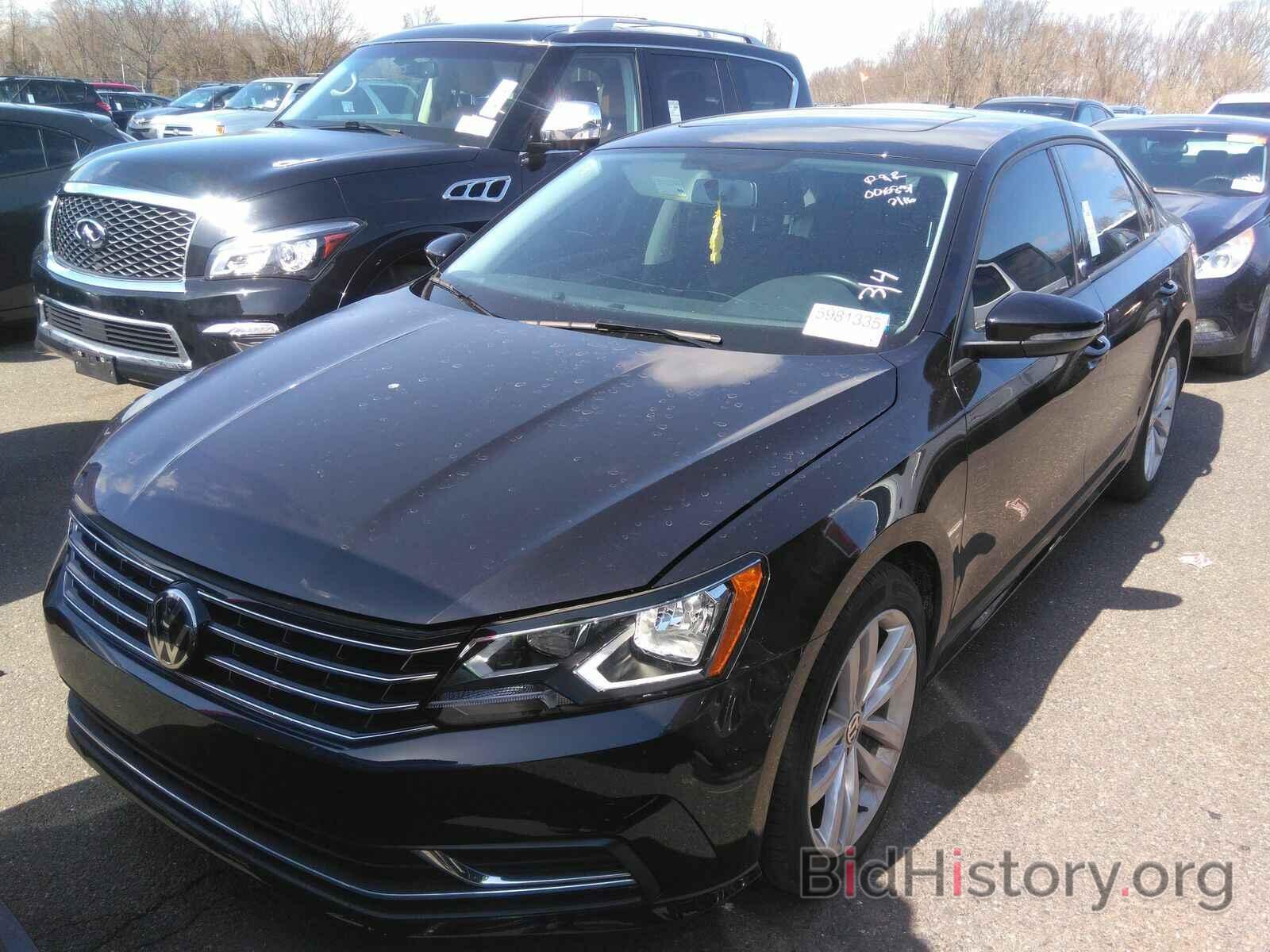 Photo 1VWLA7A32KC006831 - Volkswagen Passat 2019