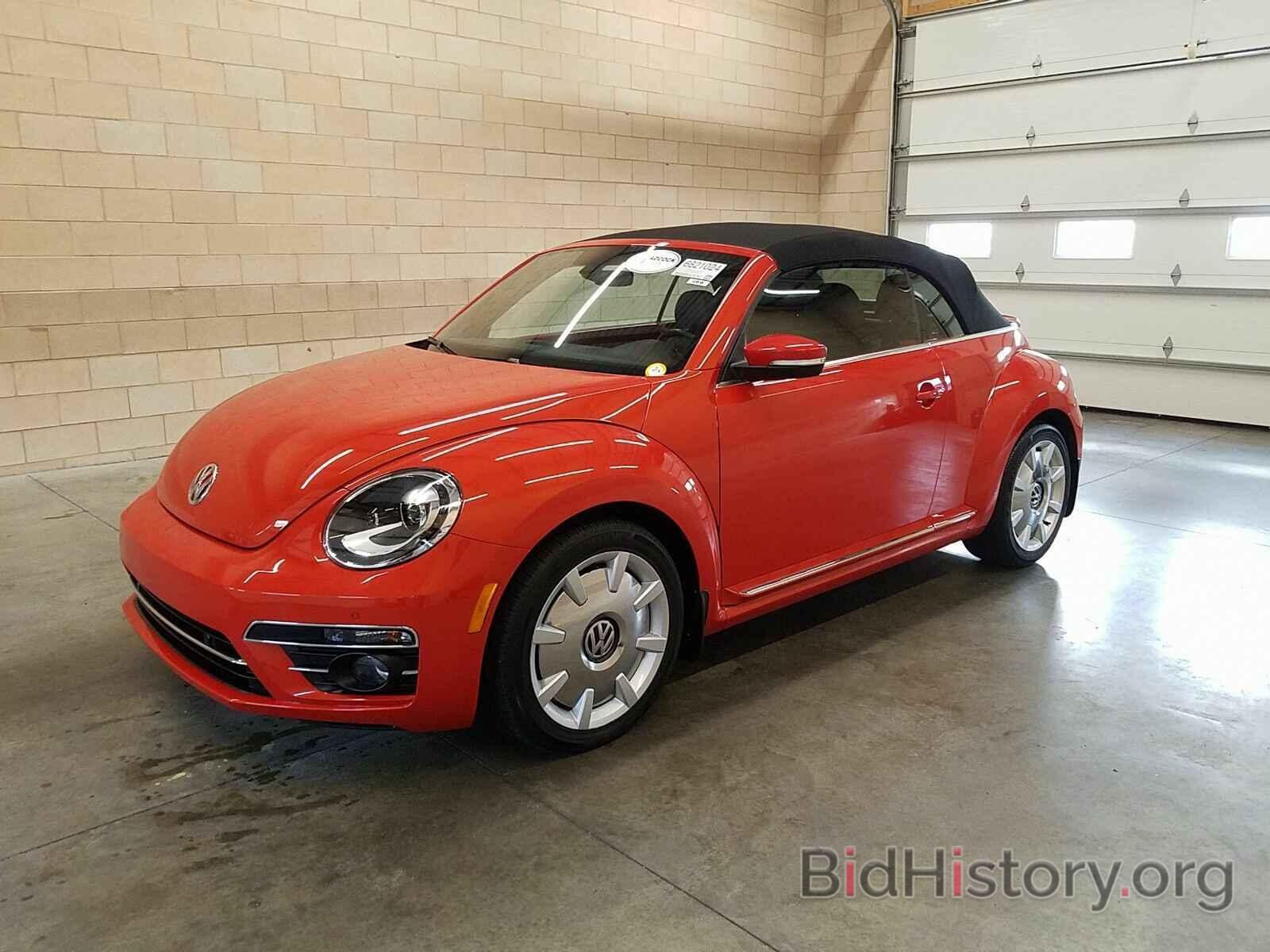 Photo 3VW5DAAT8KM506018 - Volkswagen Beetle Convertible 2019