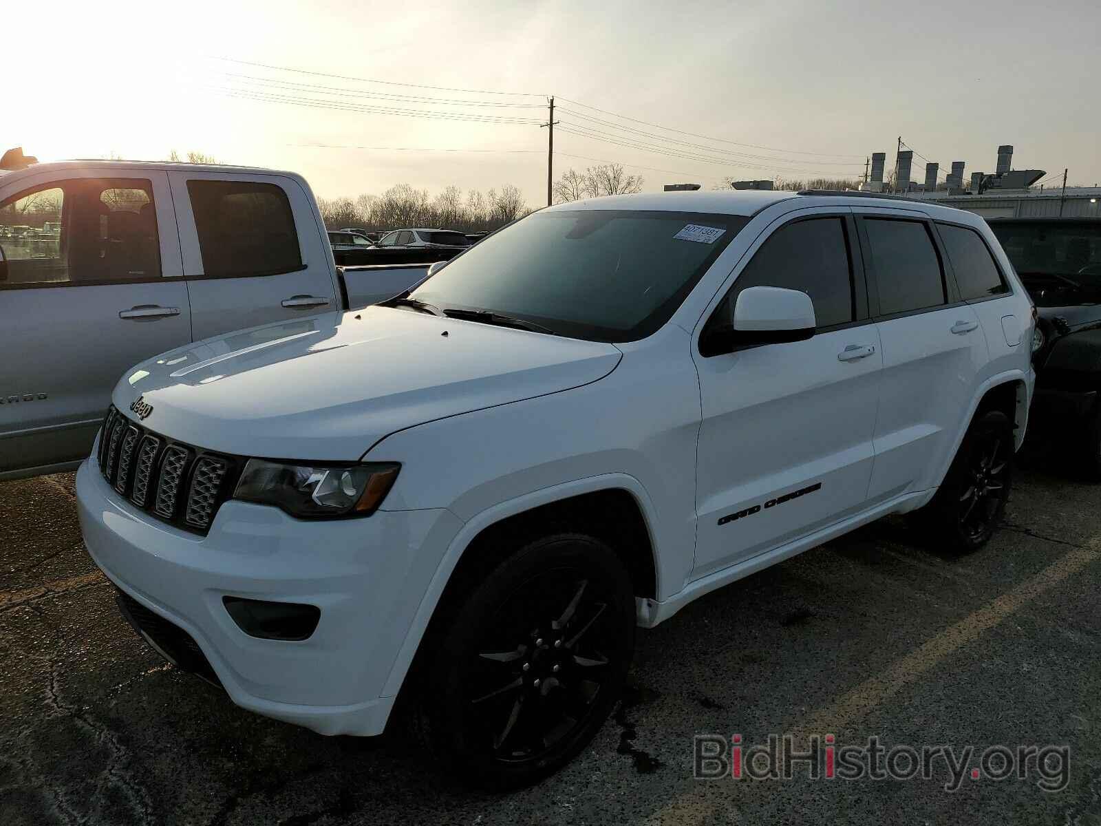 Photo 1C4RJFAG9JC163099 - Jeep Grand Cherokee 2018