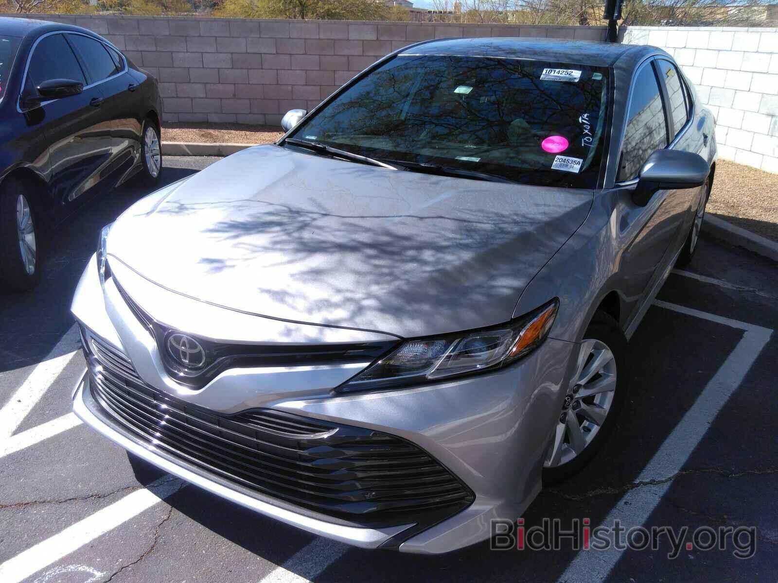 Photo 4T1B11HKXKU713447 - Toyota Camry LE 2019