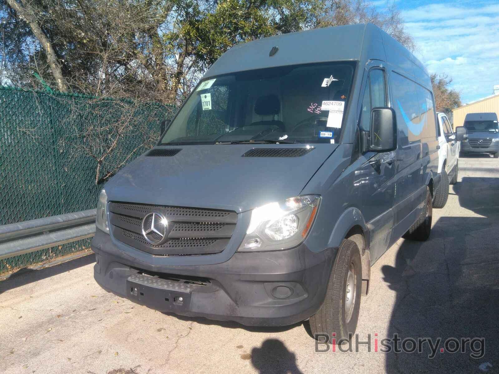 Photo WD3PE7CD8JP642718 - Mercedes-Benz Sprinter Cargo Van 2018