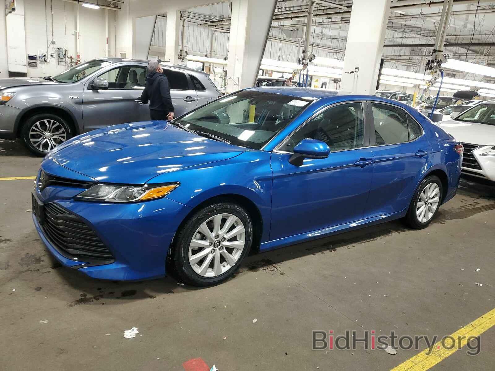 Photo 4T1B11HK7KU204643 - Toyota Camry LE 2019