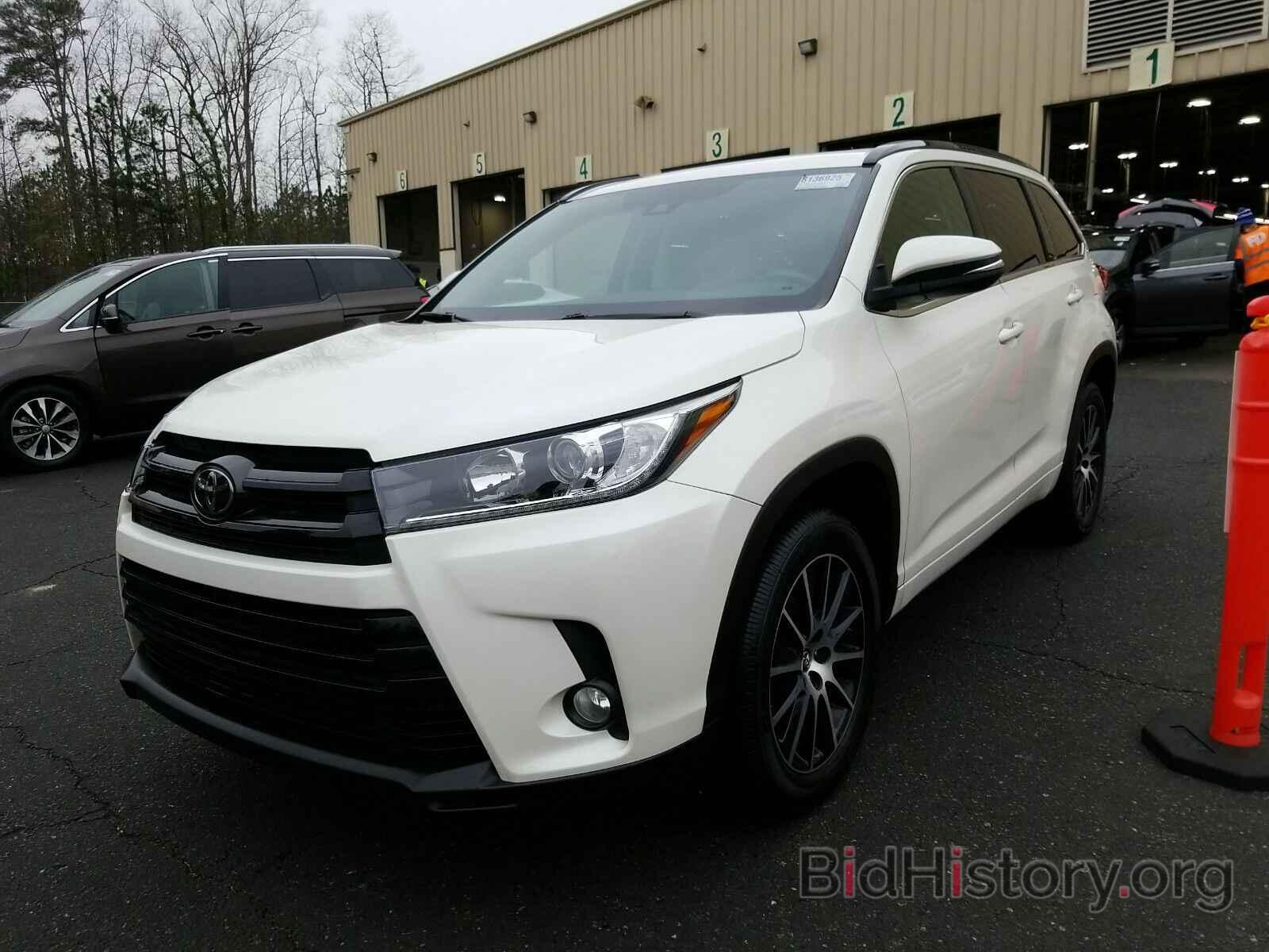 Photo 5TDKZRFH9JS539330 - Toyota Highlander 2018