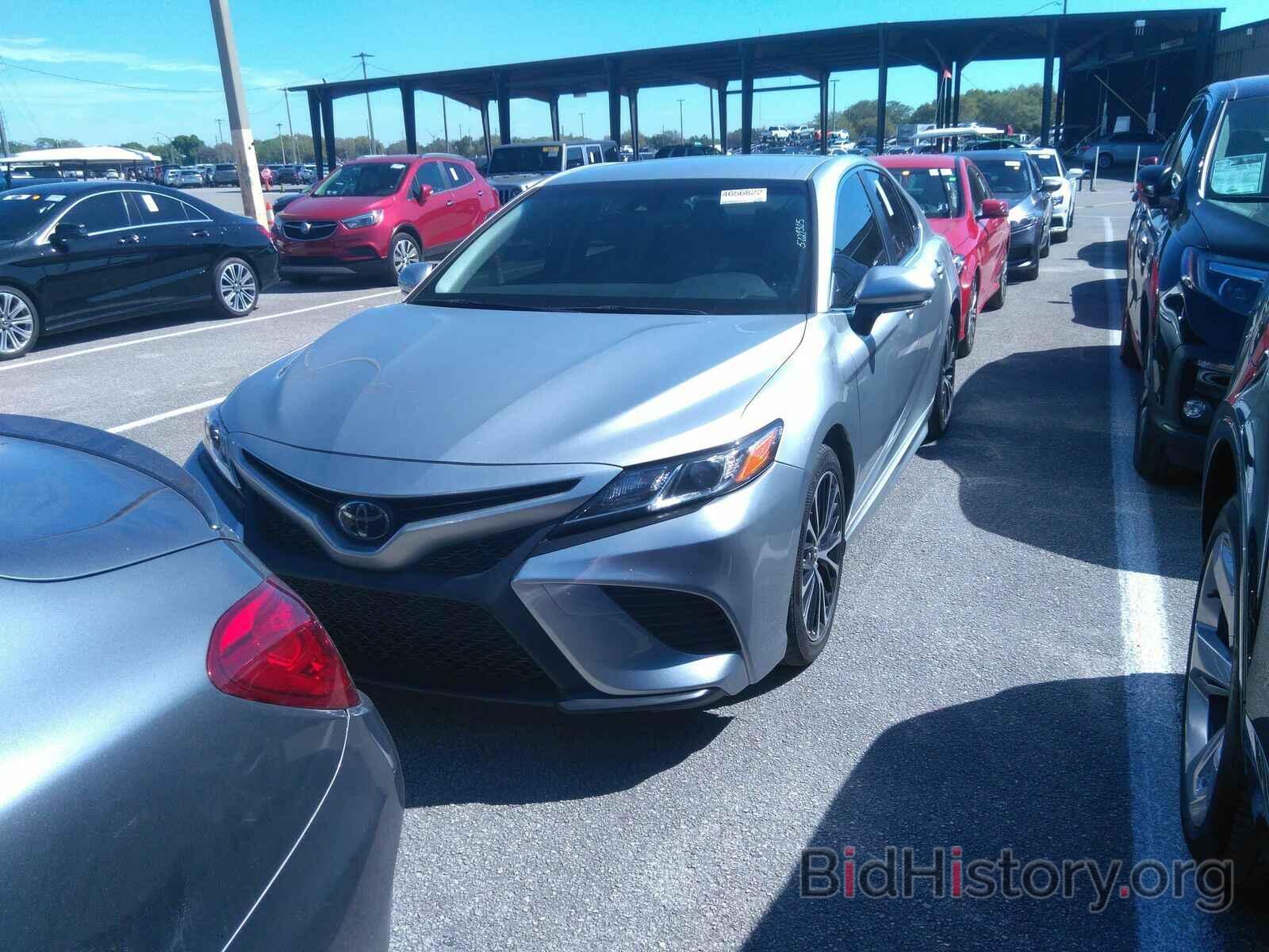 Photo JTNB11HK6J3049782 - Toyota Camry 2018