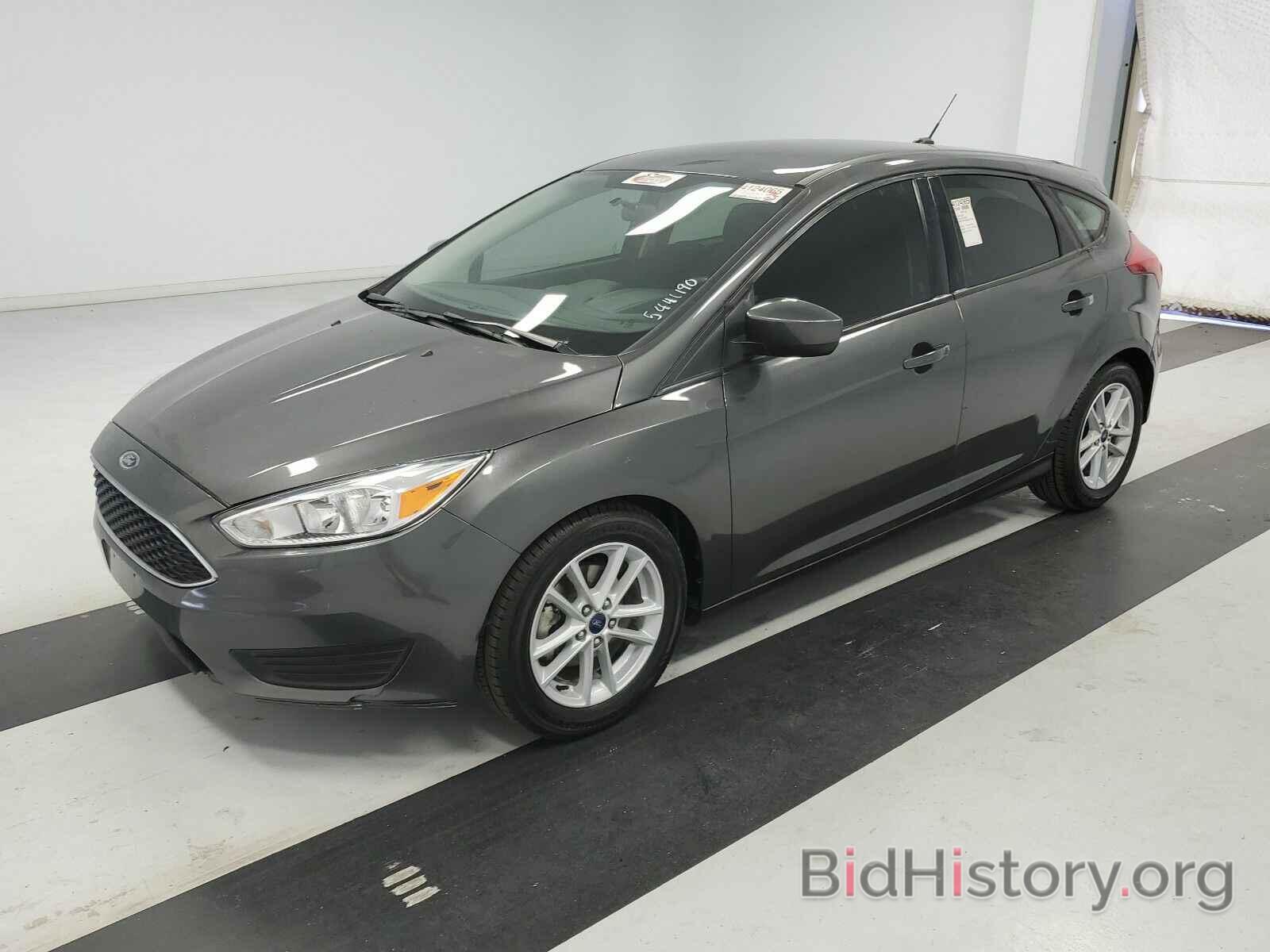 Photo 1FADP3K24JL271131 - Ford Focus SE 2018