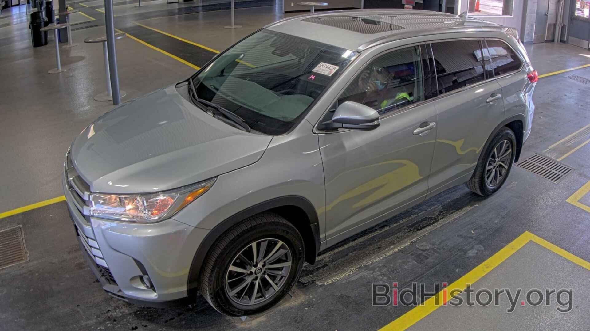 Photo 5TDJZRFH2JS884839 - Toyota Highlander 2018