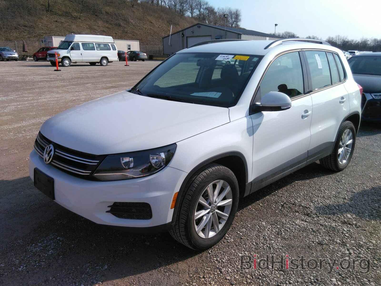 Photo WVGBV7AX7HK052476 - Volkswagen Tiguan Limited 2017