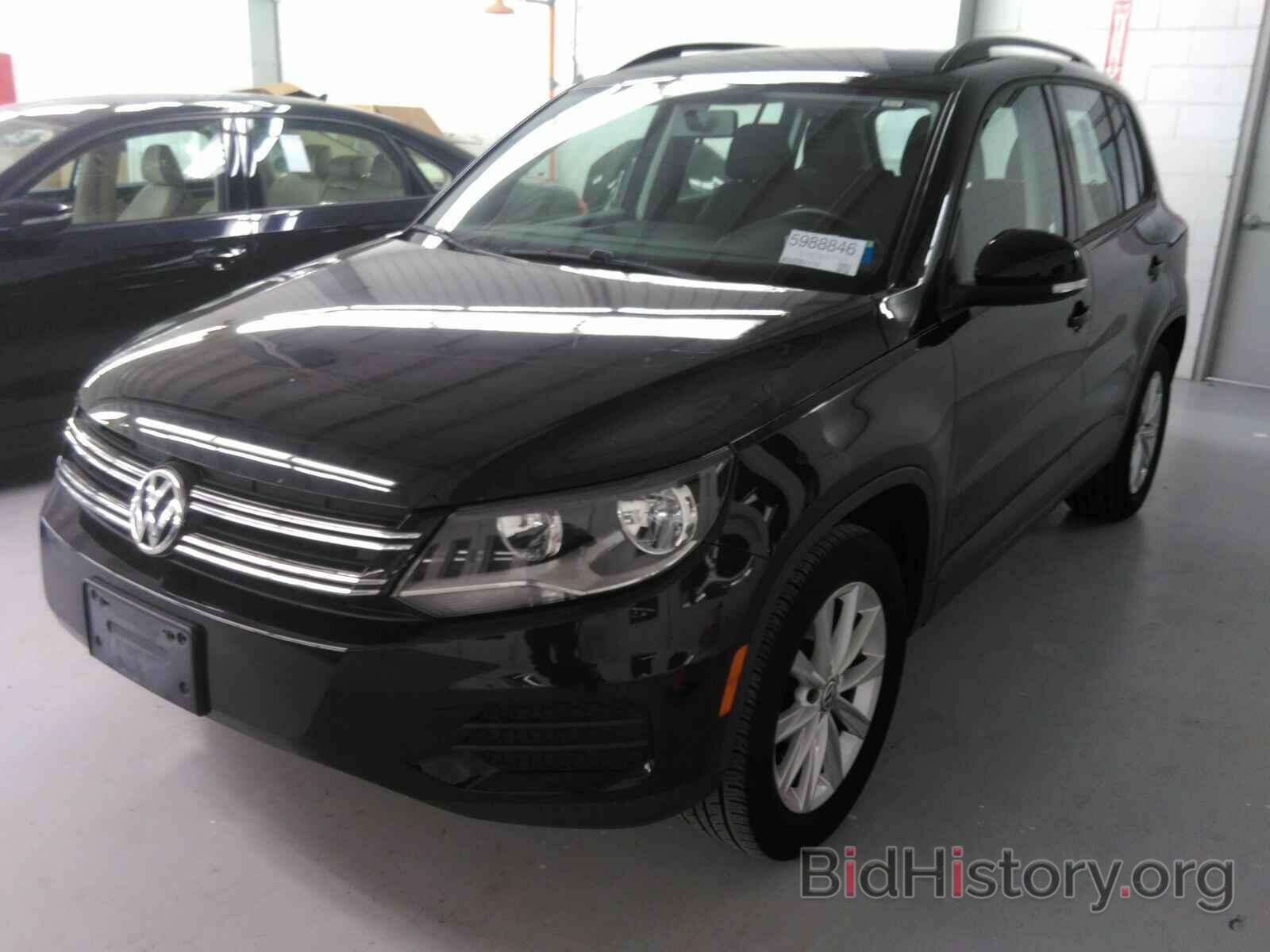 Photo WVGBV7AX2HK043779 - Volkswagen Tiguan Limited 2017