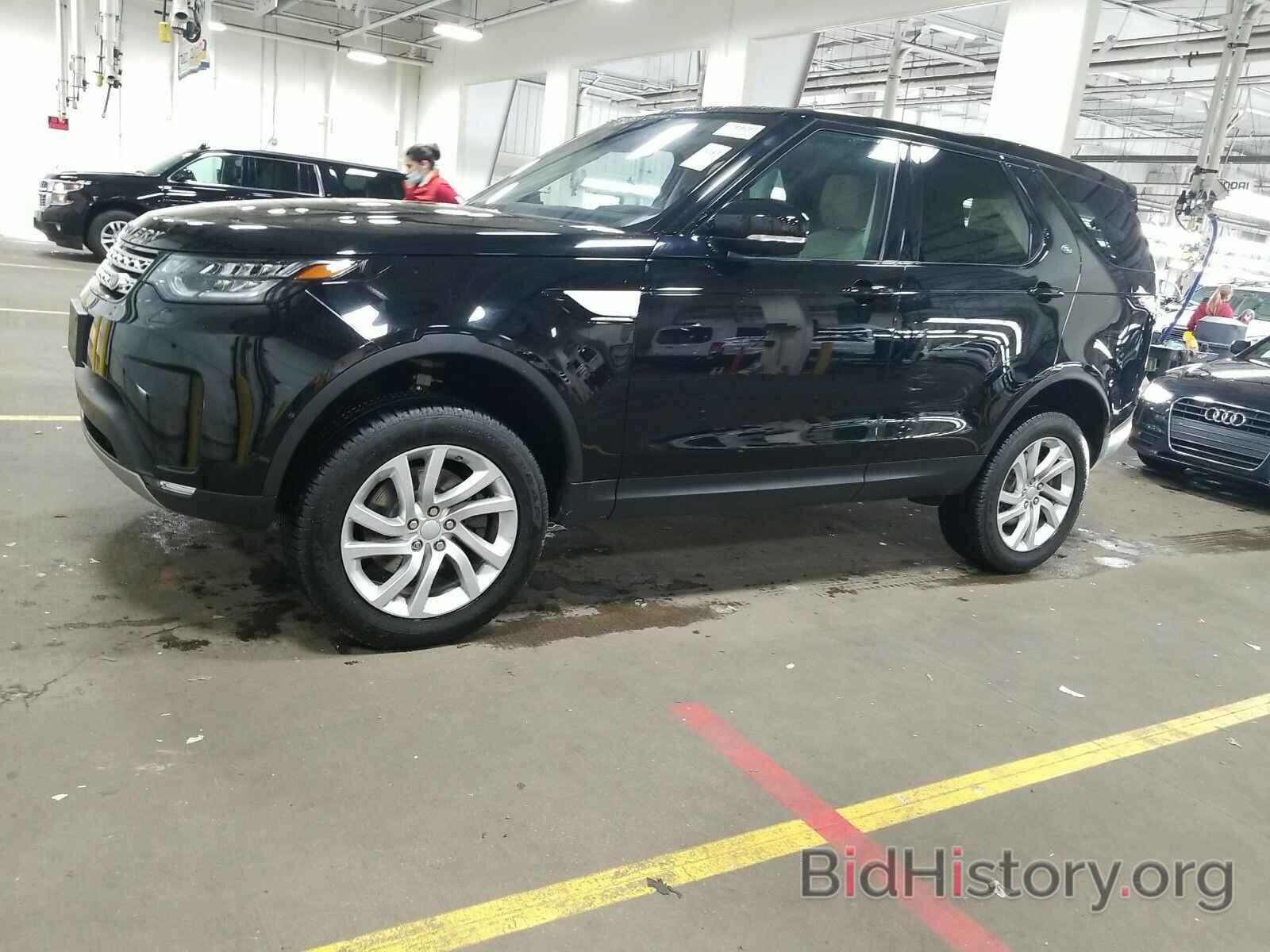 Фотография SALRRBBK3HA021995 - Land Rover Discovery 2017