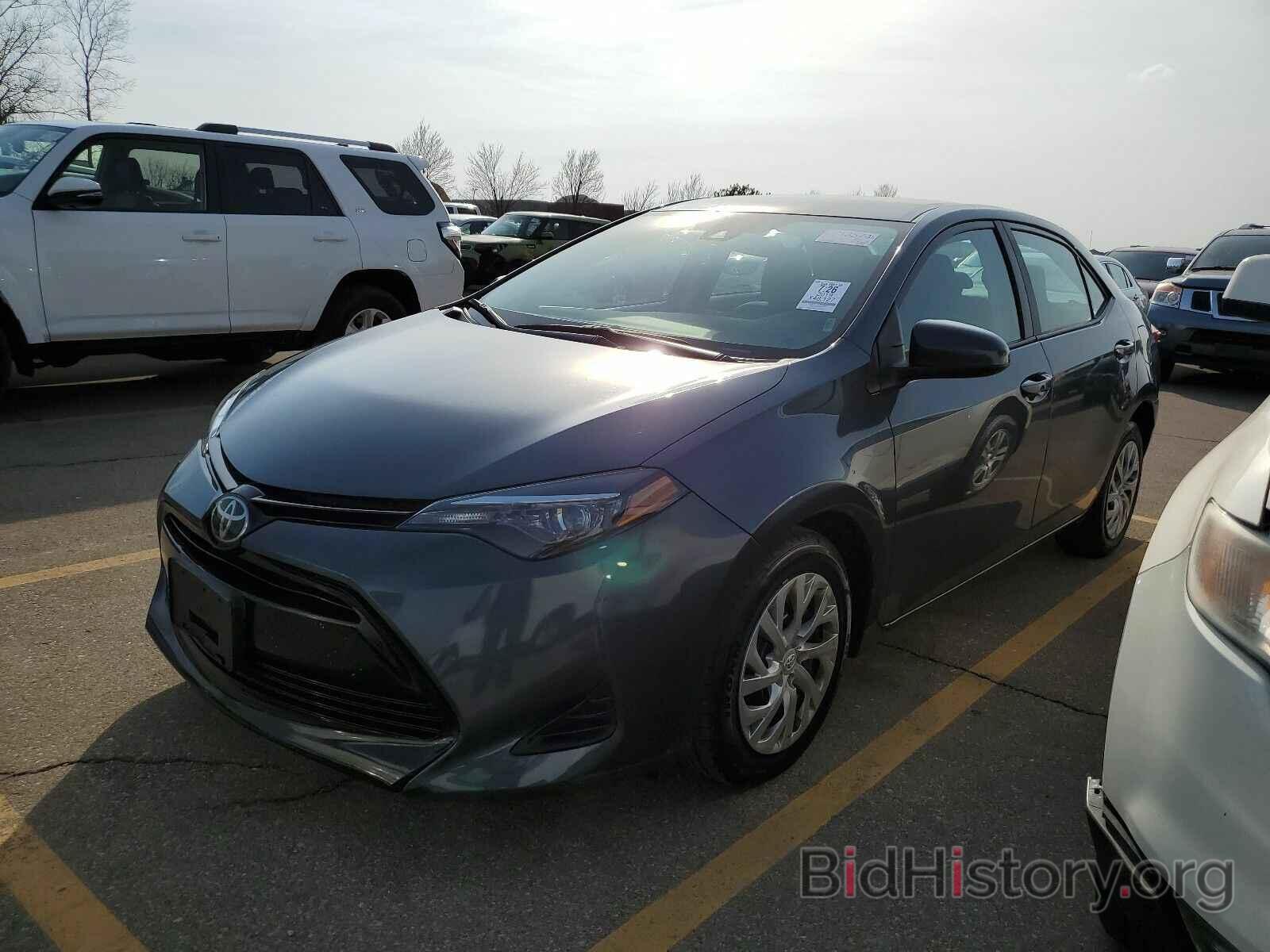 Photo 2T1BURHE0KC242040 - Toyota Corolla LE 2019