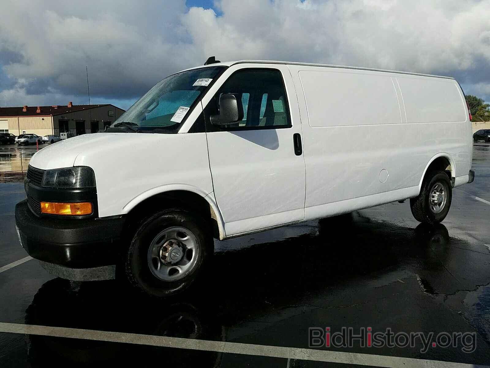 Photo 1GCWGBFG9L1153481 - Chevrolet Express Cargo Van 2020