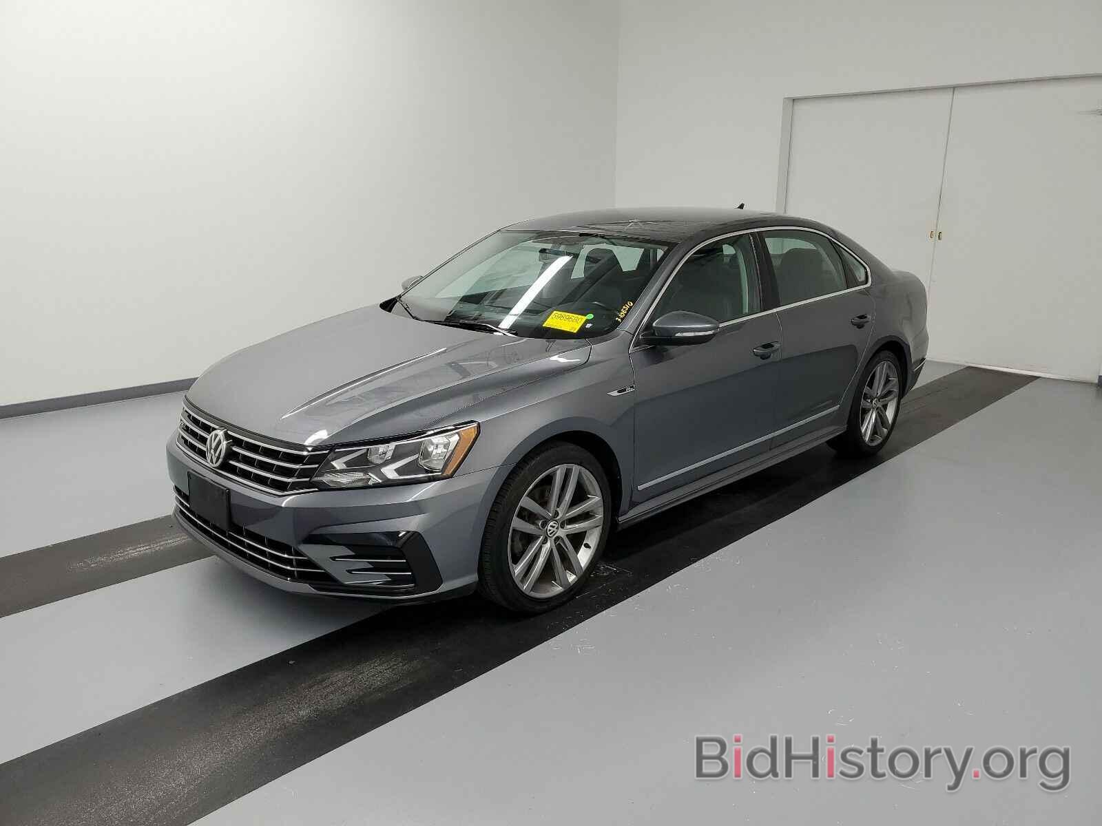 Photo 1VWDT7A35HC052564 - Volkswagen Passat 2017