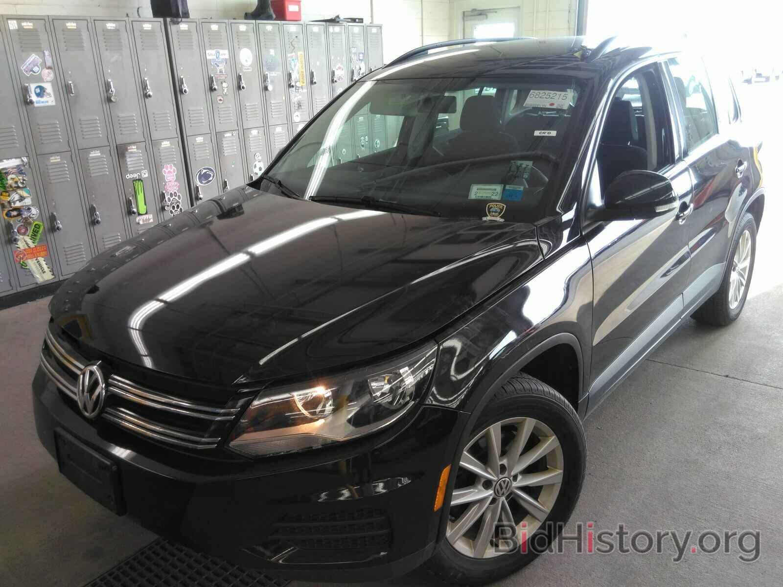 Photo WVGBV7AX1HK054160 - Volkswagen Tiguan Limited 2017