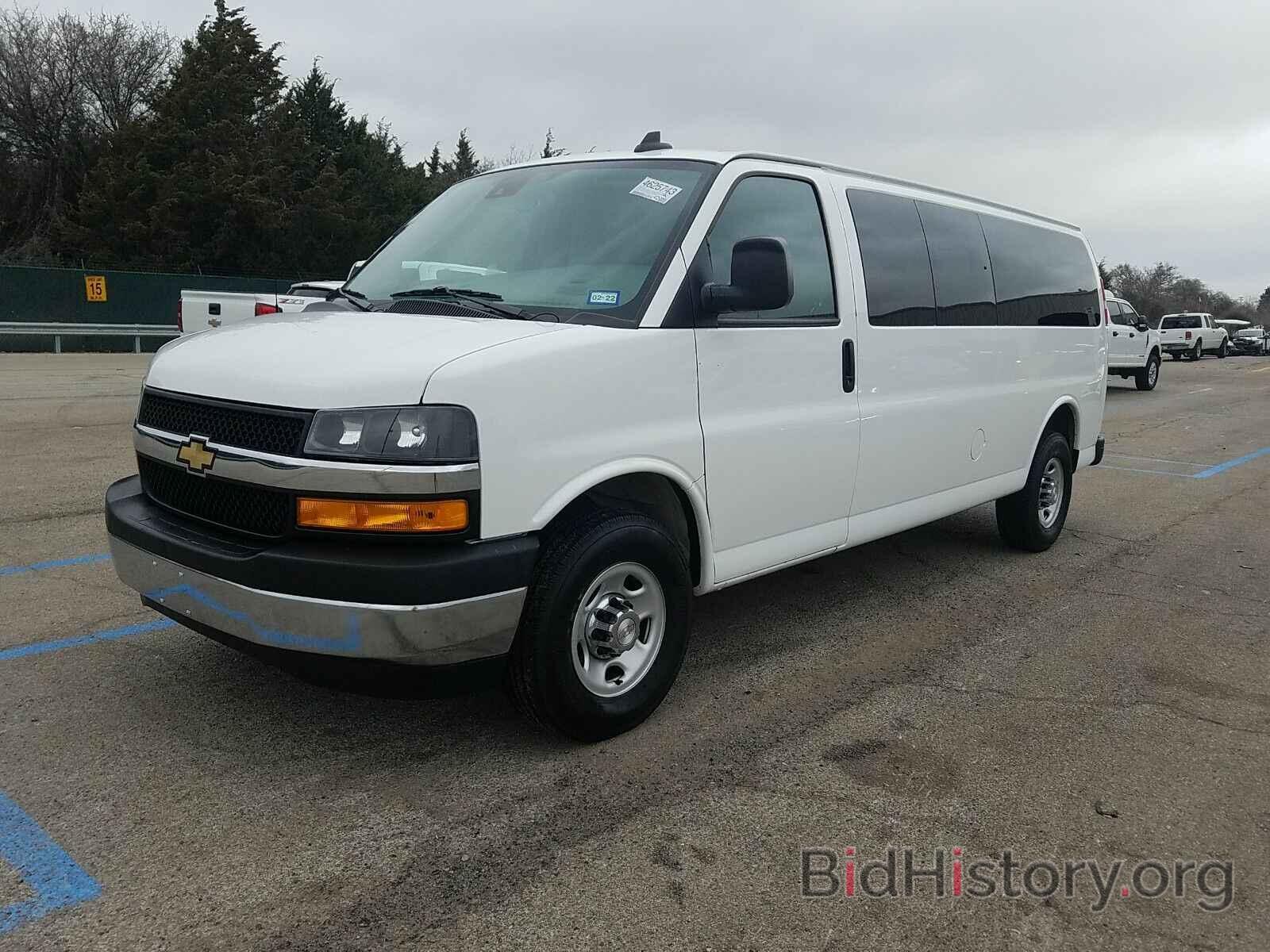 Photo 1GAZGPFG6L1190765 - Chevrolet Express Passenger 2020