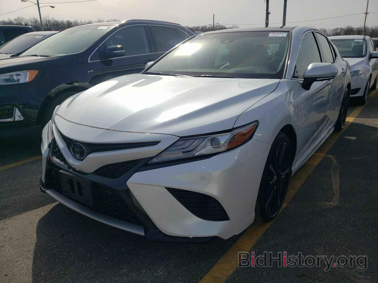 Photo 4T1B61HK6JU041256 - Toyota Camry 2018