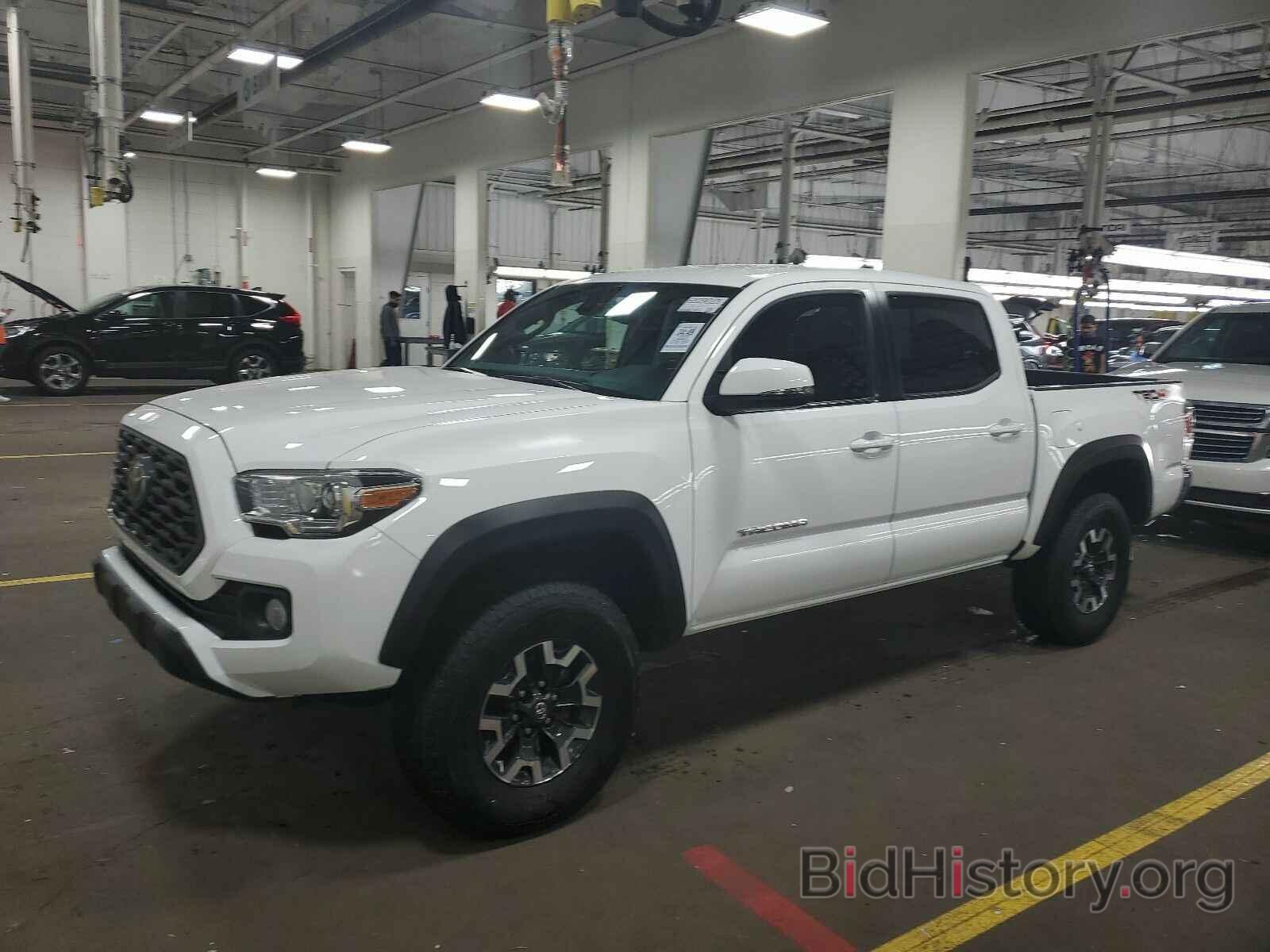 Photo 5TFCZ5AN0LX221541 - Toyota Tacoma 4WD 2020