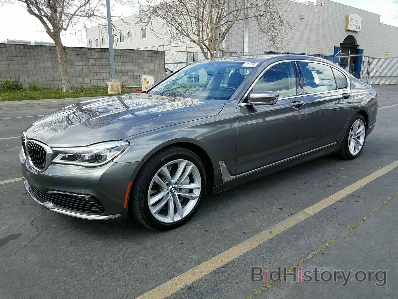 Photo WBA7F2C54HG422739 - BMW 7 Series 2017