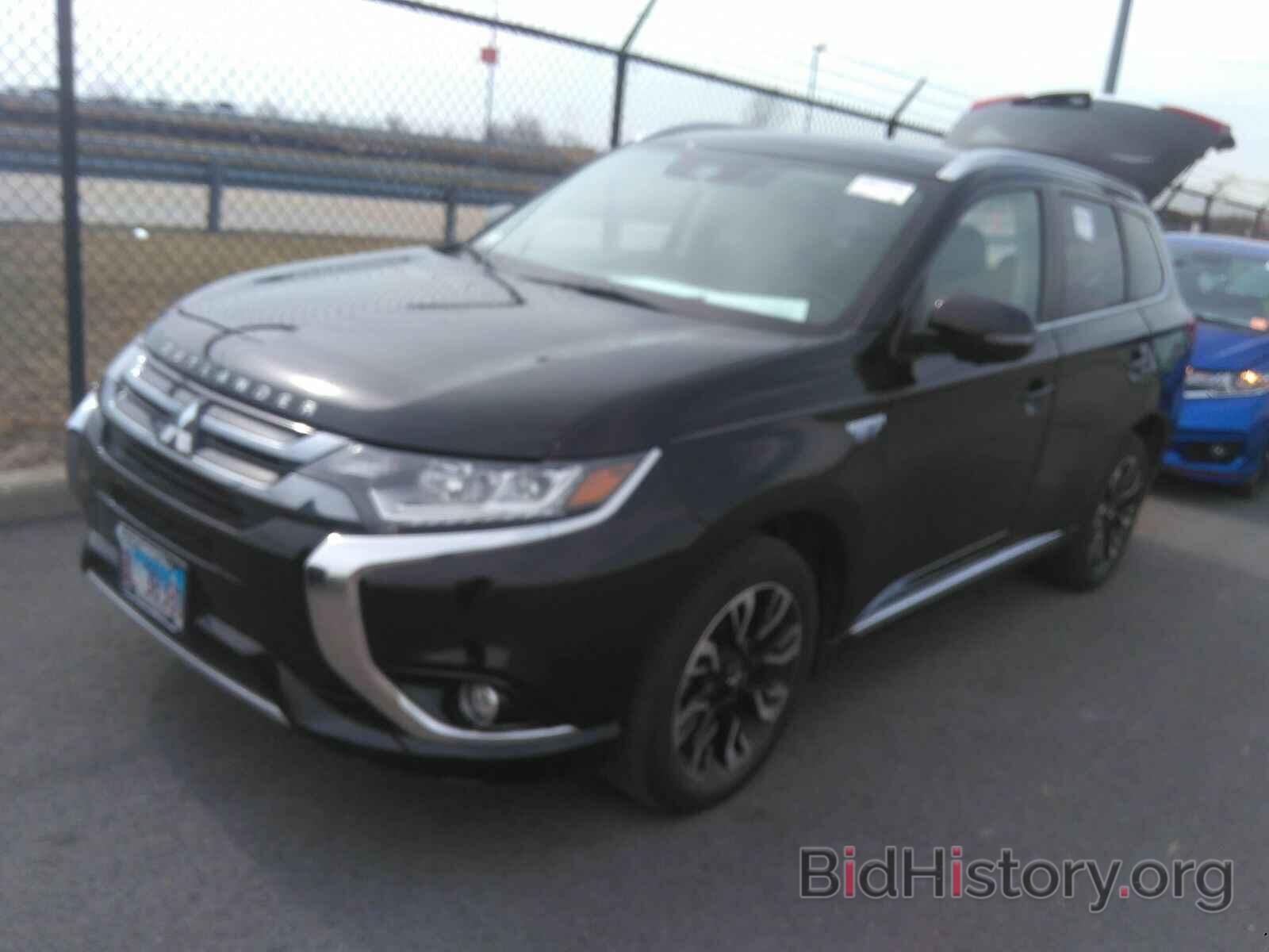 Photo JA4J24A58JZ066755 - Mitsubishi Outlander PHEV 2018