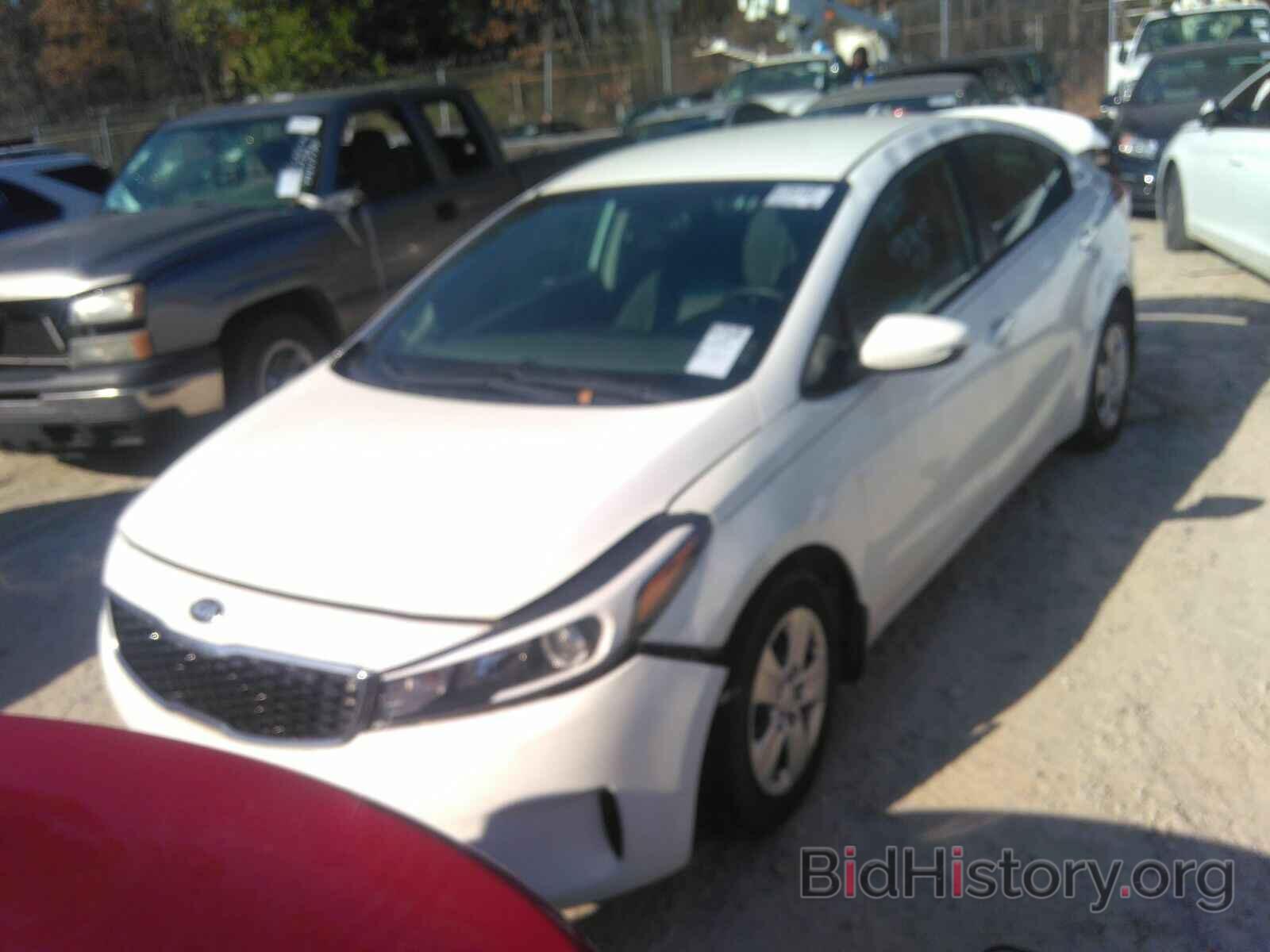 Photo 3KPFK4A72JE180629 - Kia Forte LX 2018