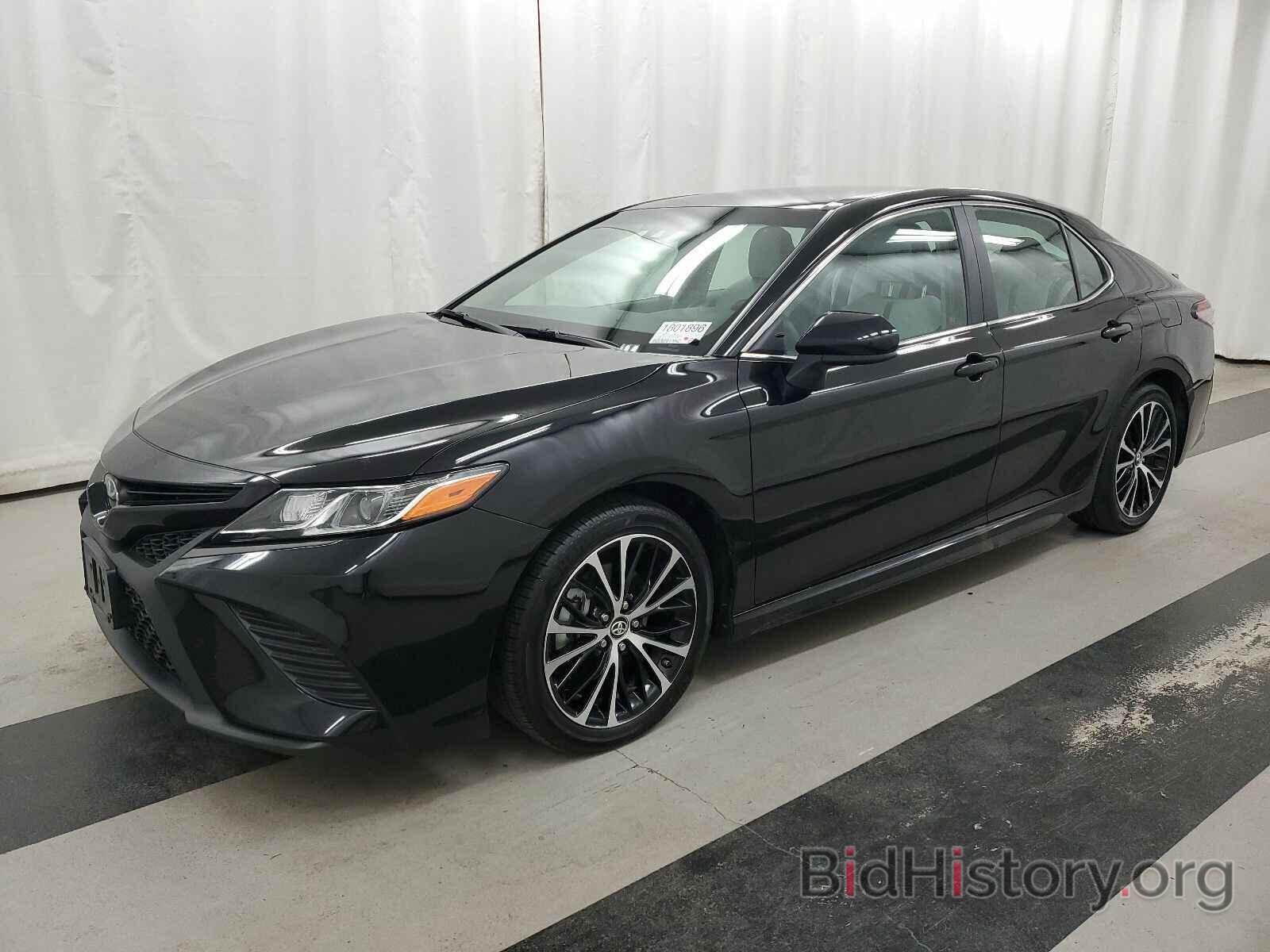 Photo 4T1B11HK7JU079304 - Toyota Camry 2018