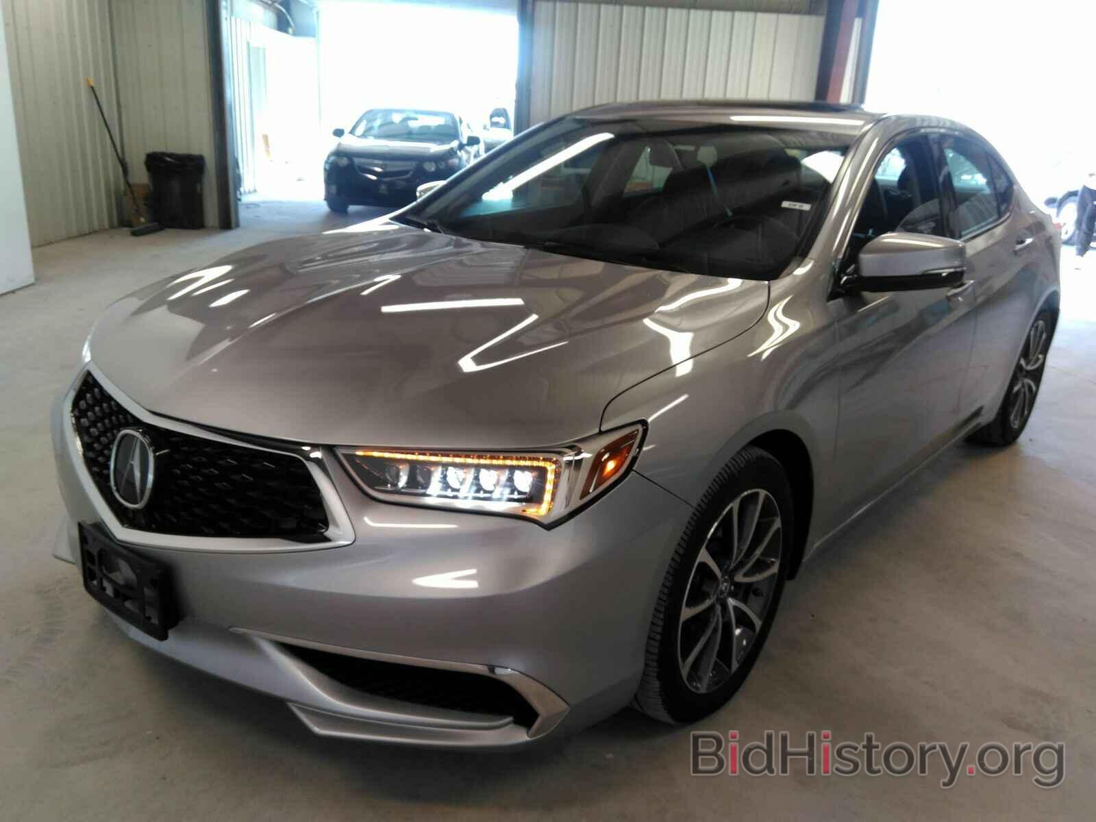 Фотография 19UUB3F3XJA002950 - Acura TLX 2018