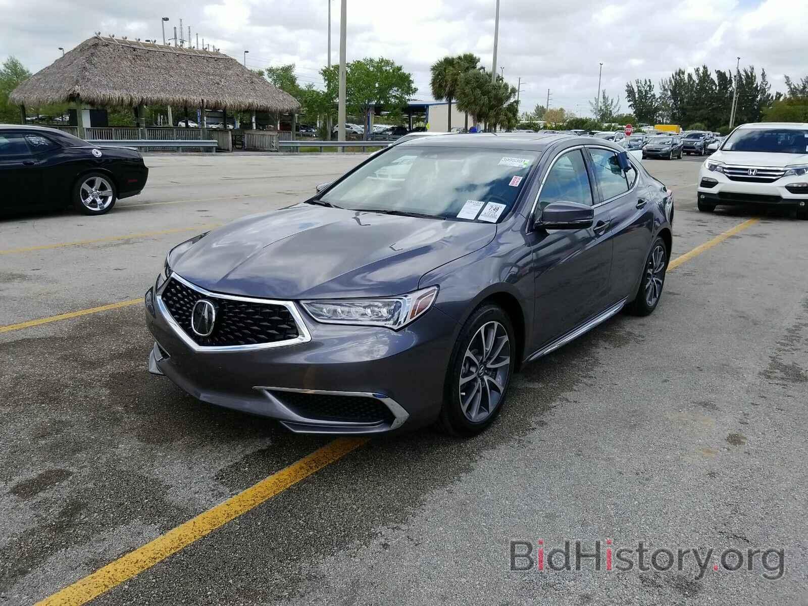 Фотография 19UUB2F5XJA002393 - Acura TLX 2018