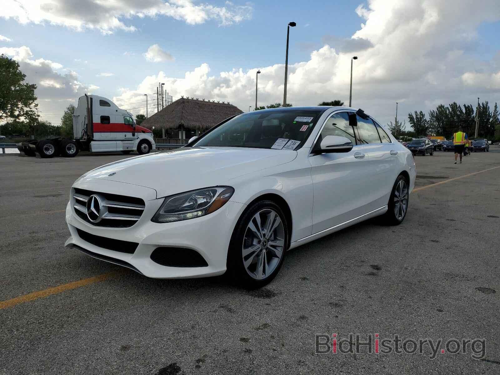 Photo WDDWF4JB9HR307941 - Mercedes-Benz C-Class 2017