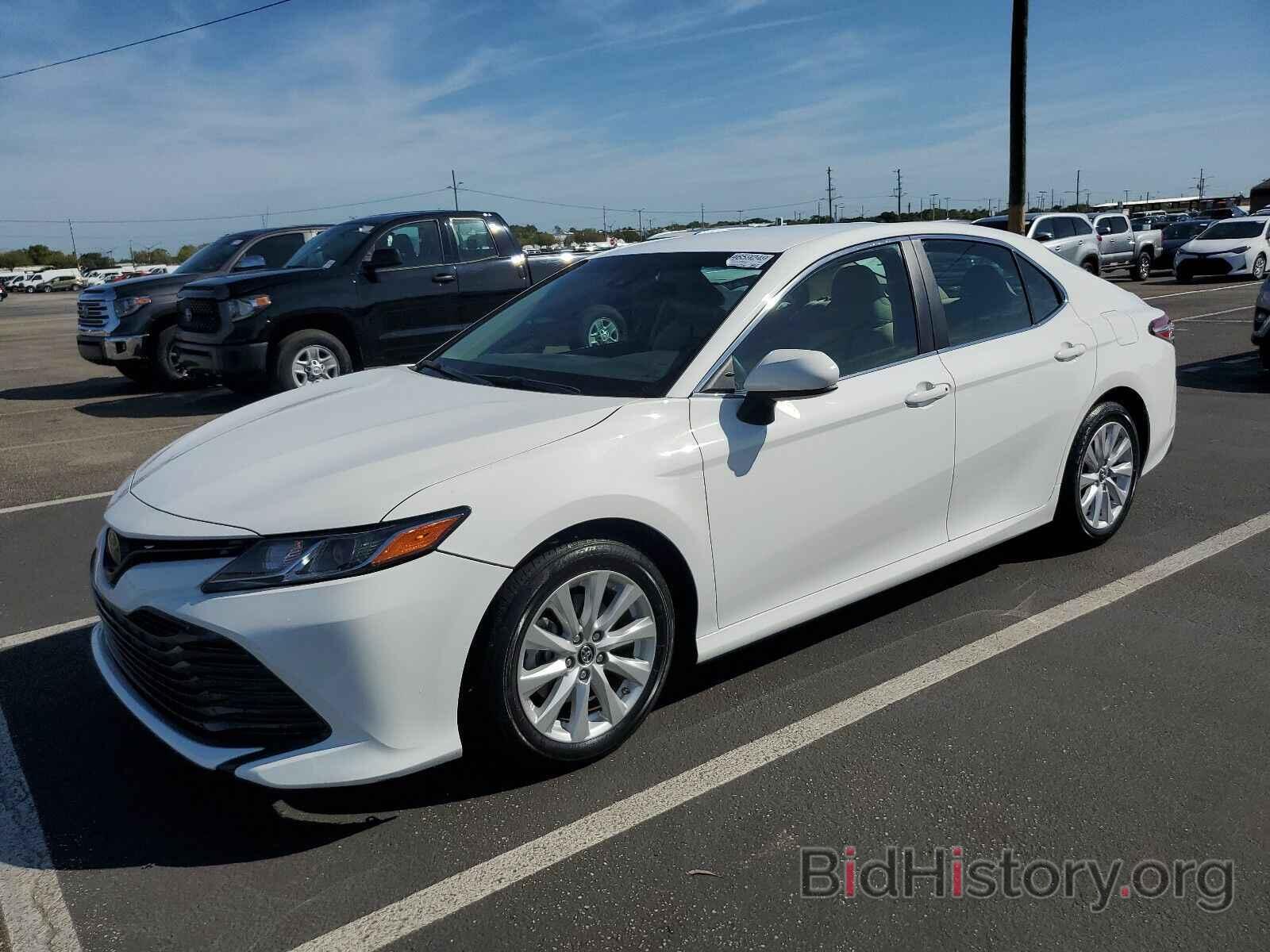 Photo 4T1B11HK3JU589858 - Toyota Camry LE 2018