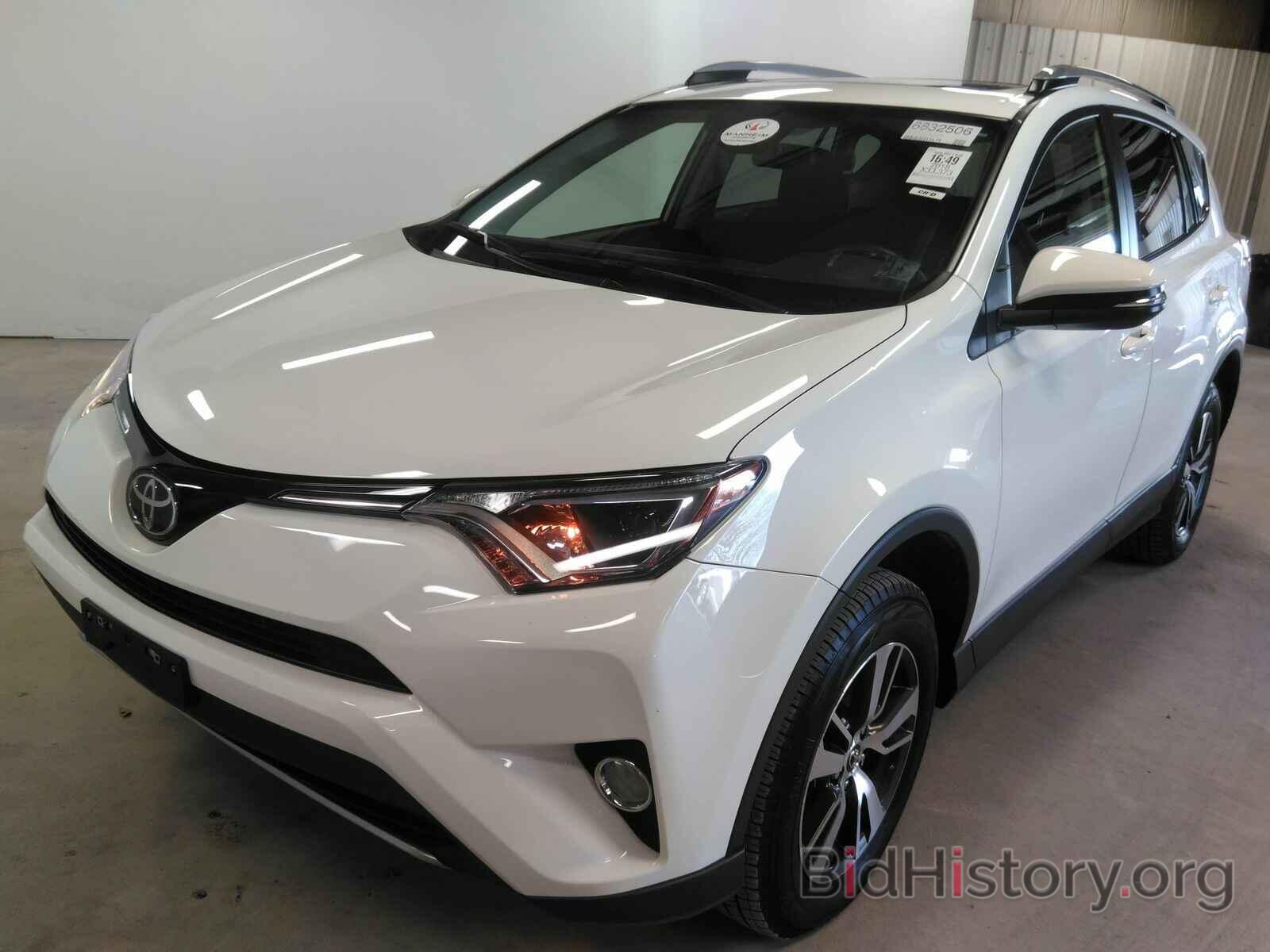 Photo JTMRFREV3JJ195313 - Toyota RAV4 2018