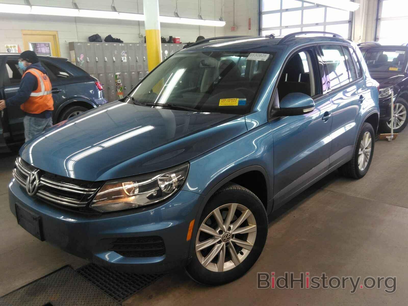 Photo WVGBV7AX3HK048568 - Volkswagen Tiguan Limited 2017