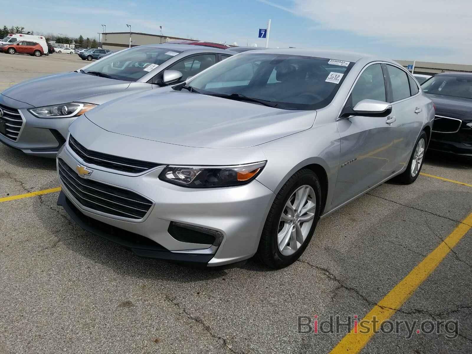 Photo 1G1ZD5ST3JF279726 - Chevrolet Malibu 2018