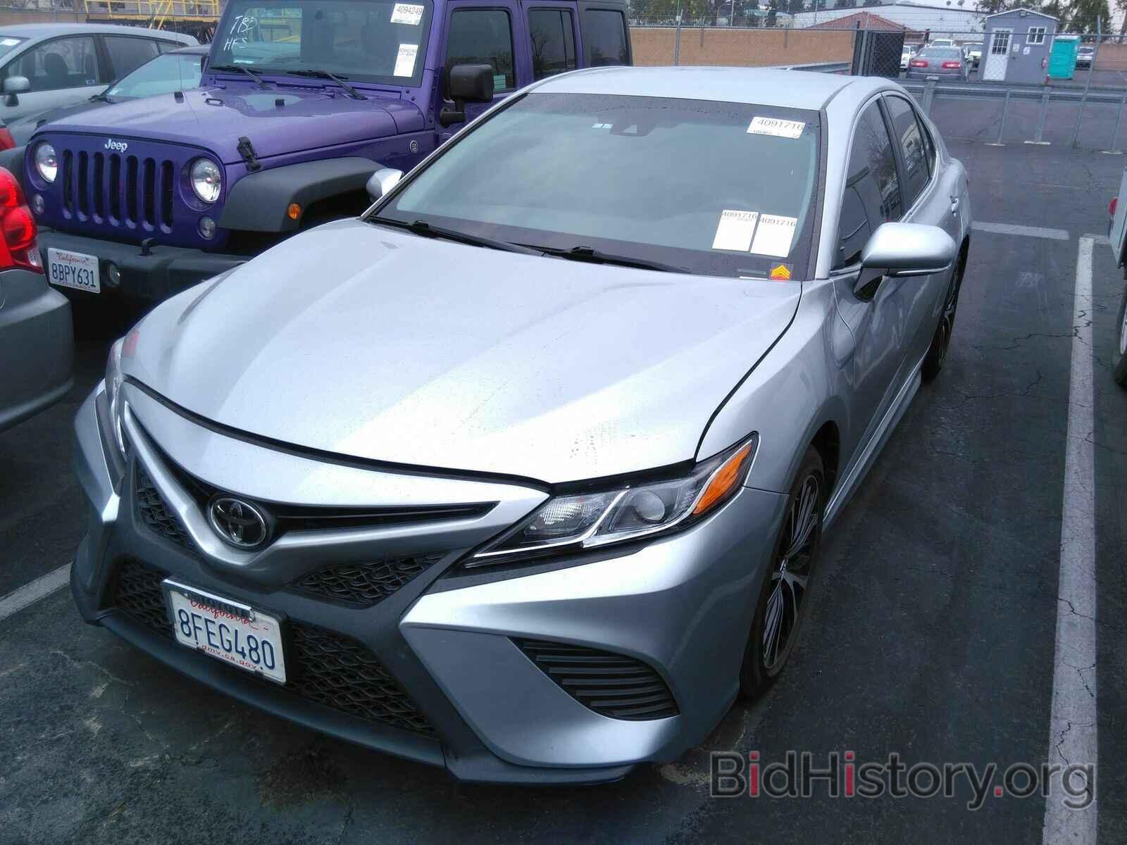 Photo 4T1B11HK4JU644477 - Toyota Camry 2018